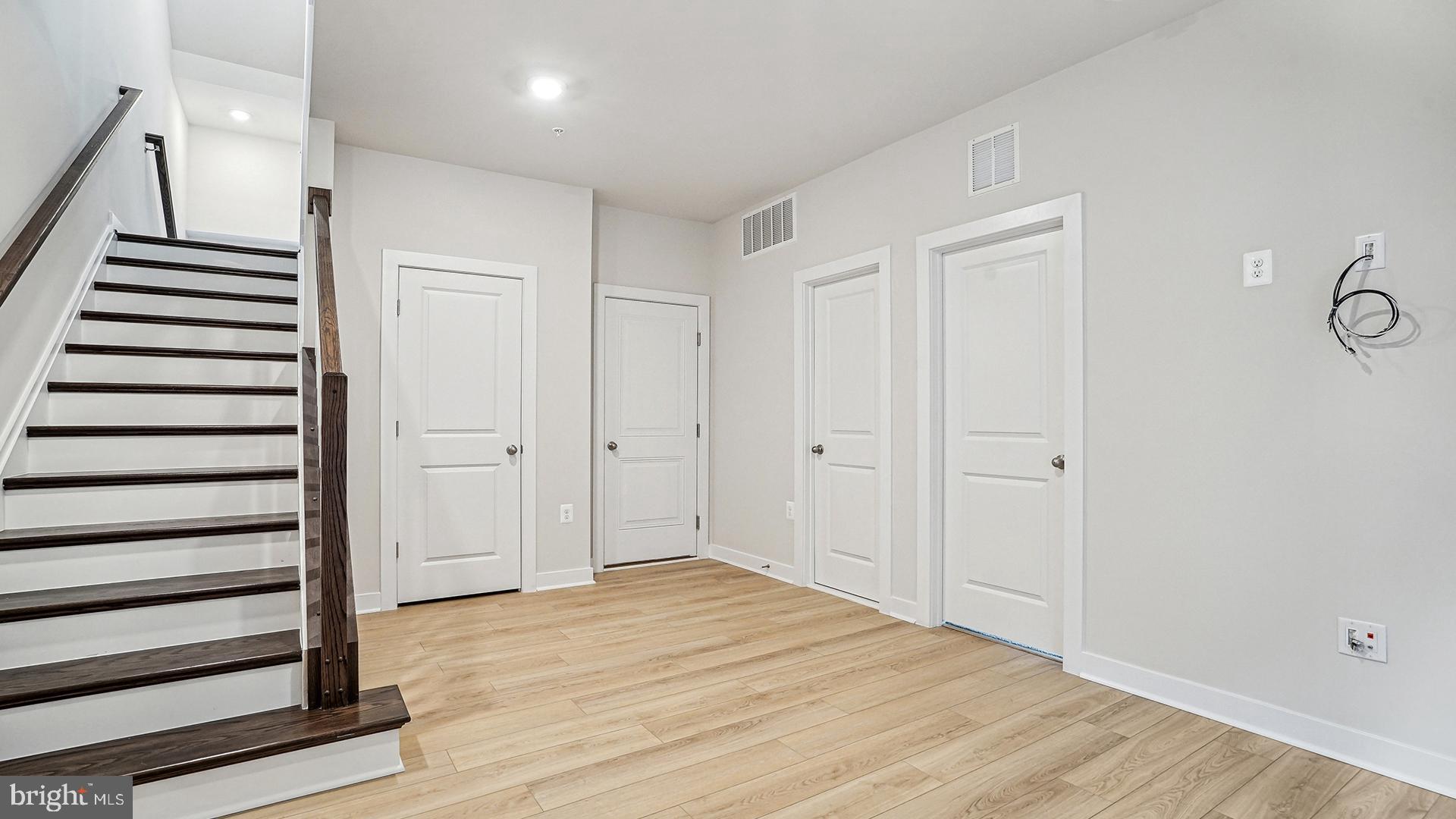 10568 RED OAK STREET