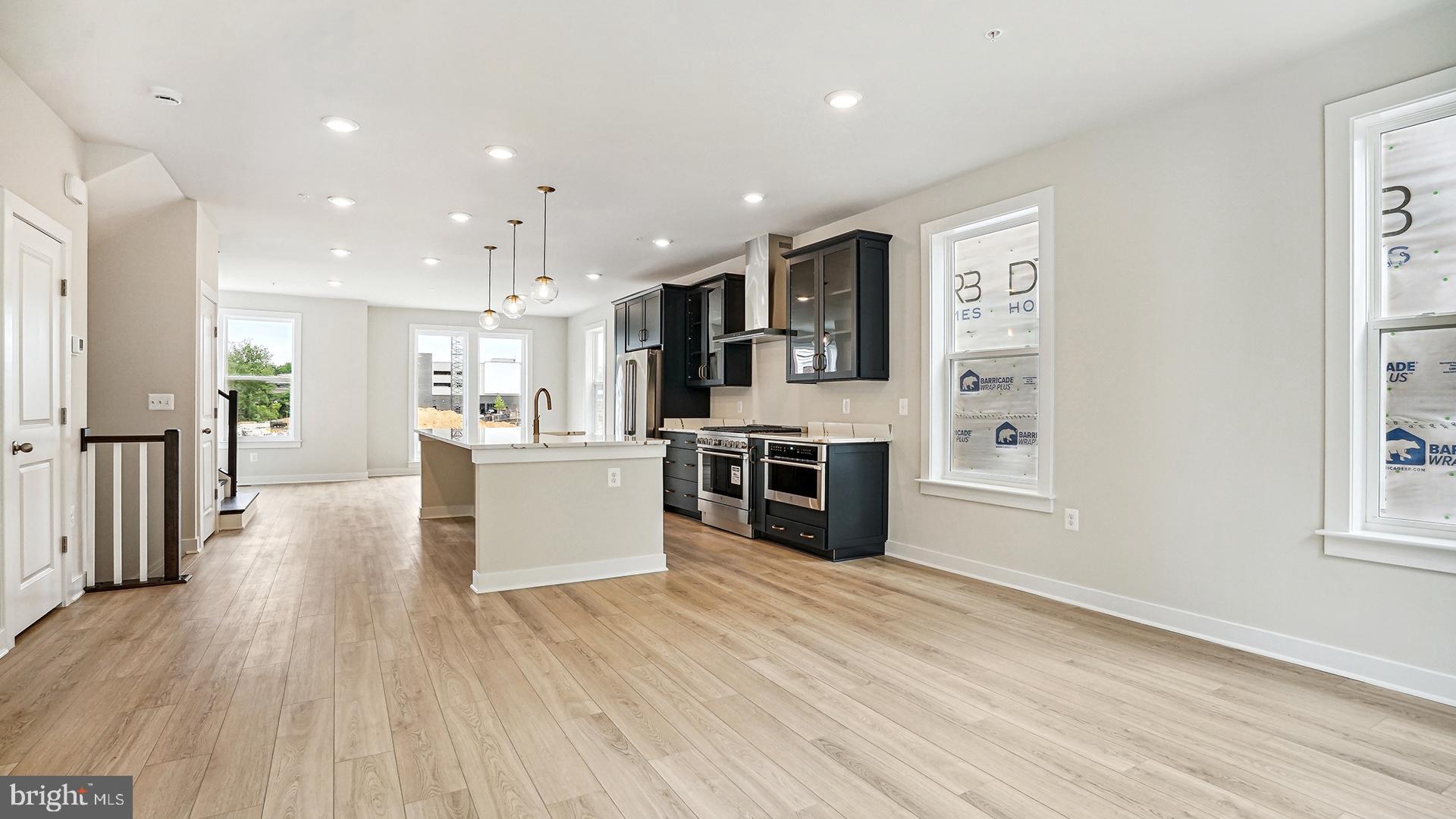 10568 RED OAK STREET