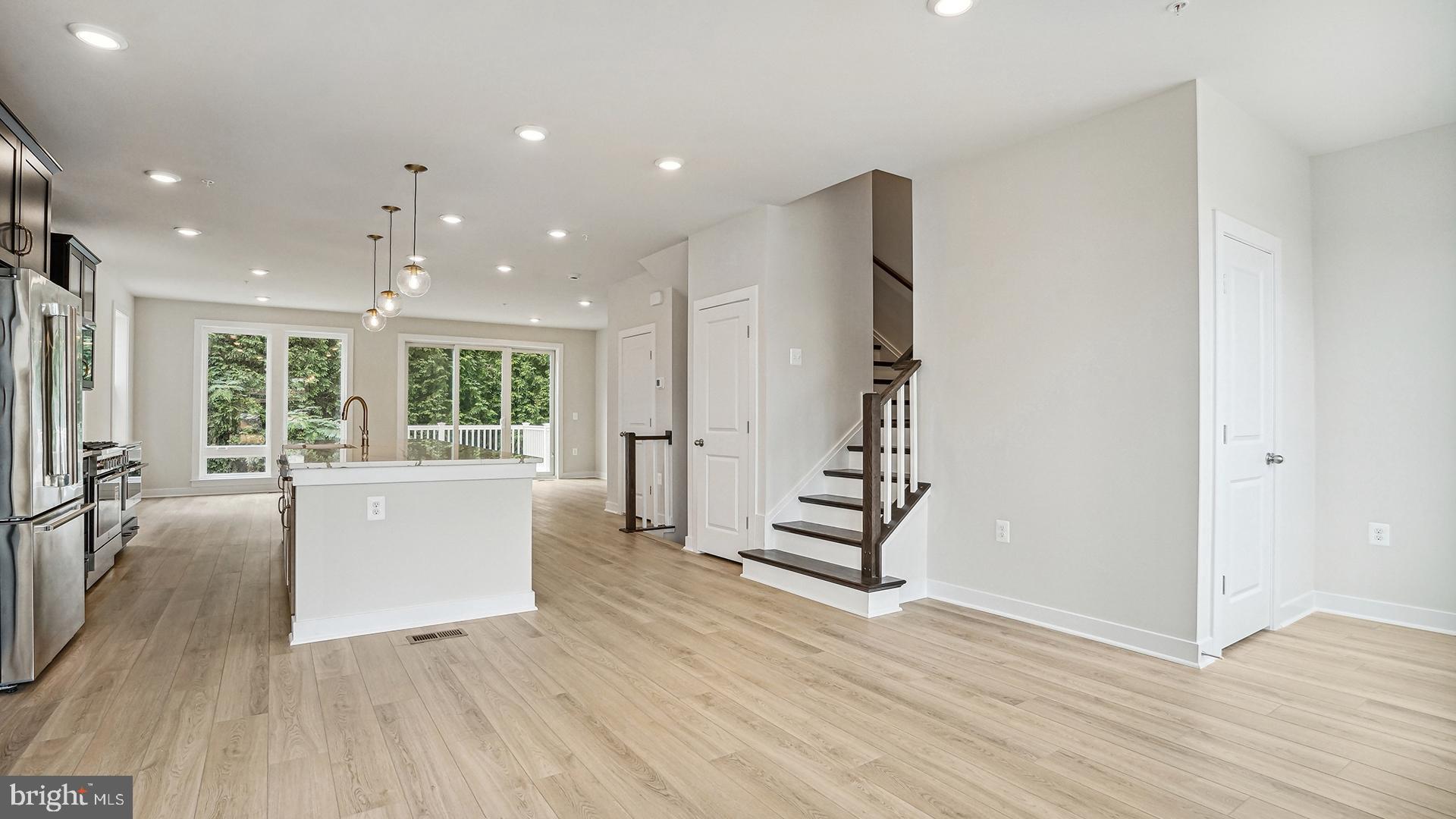 10568 RED OAK STREET