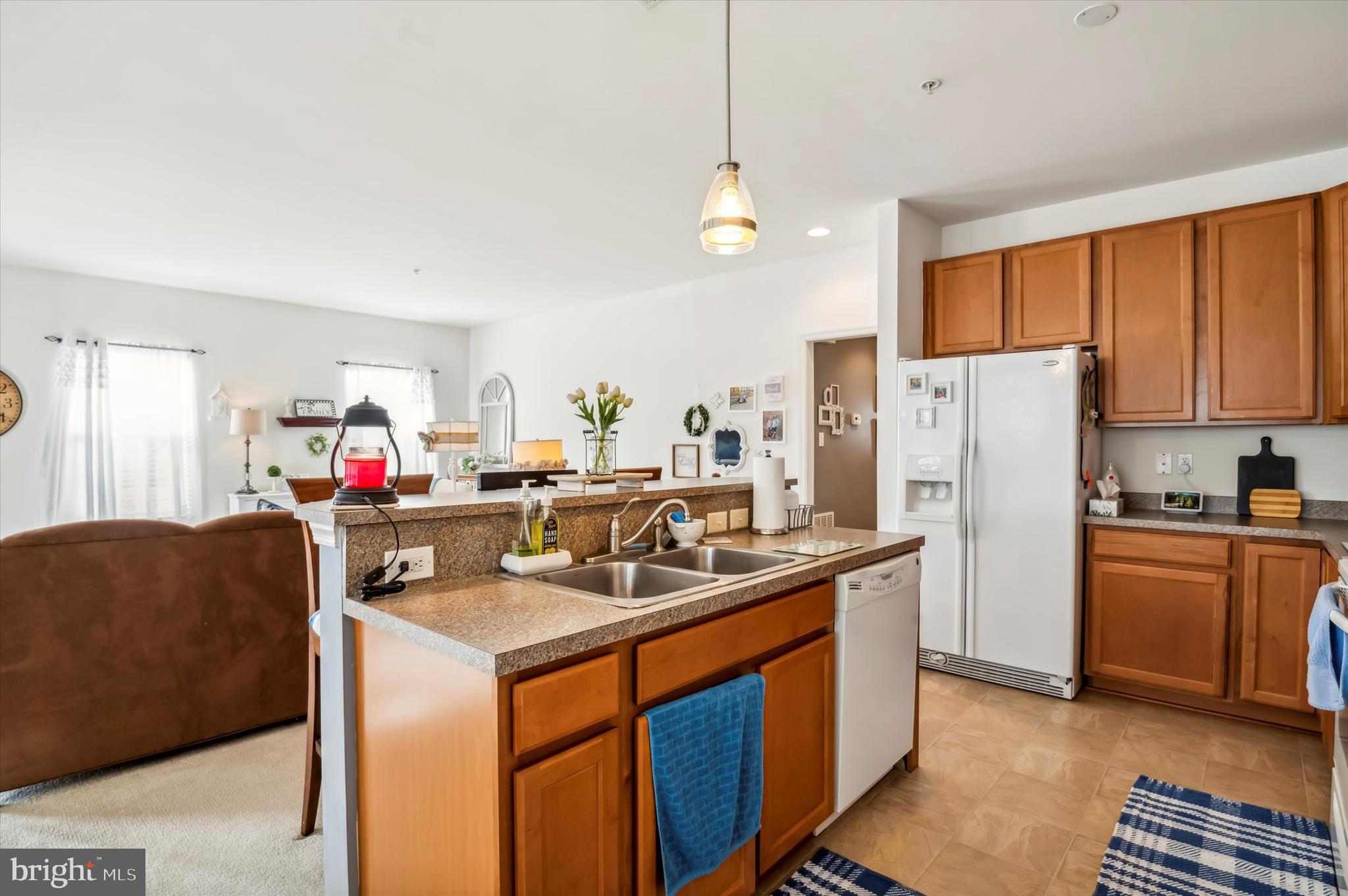 ROUND HILL - Residential