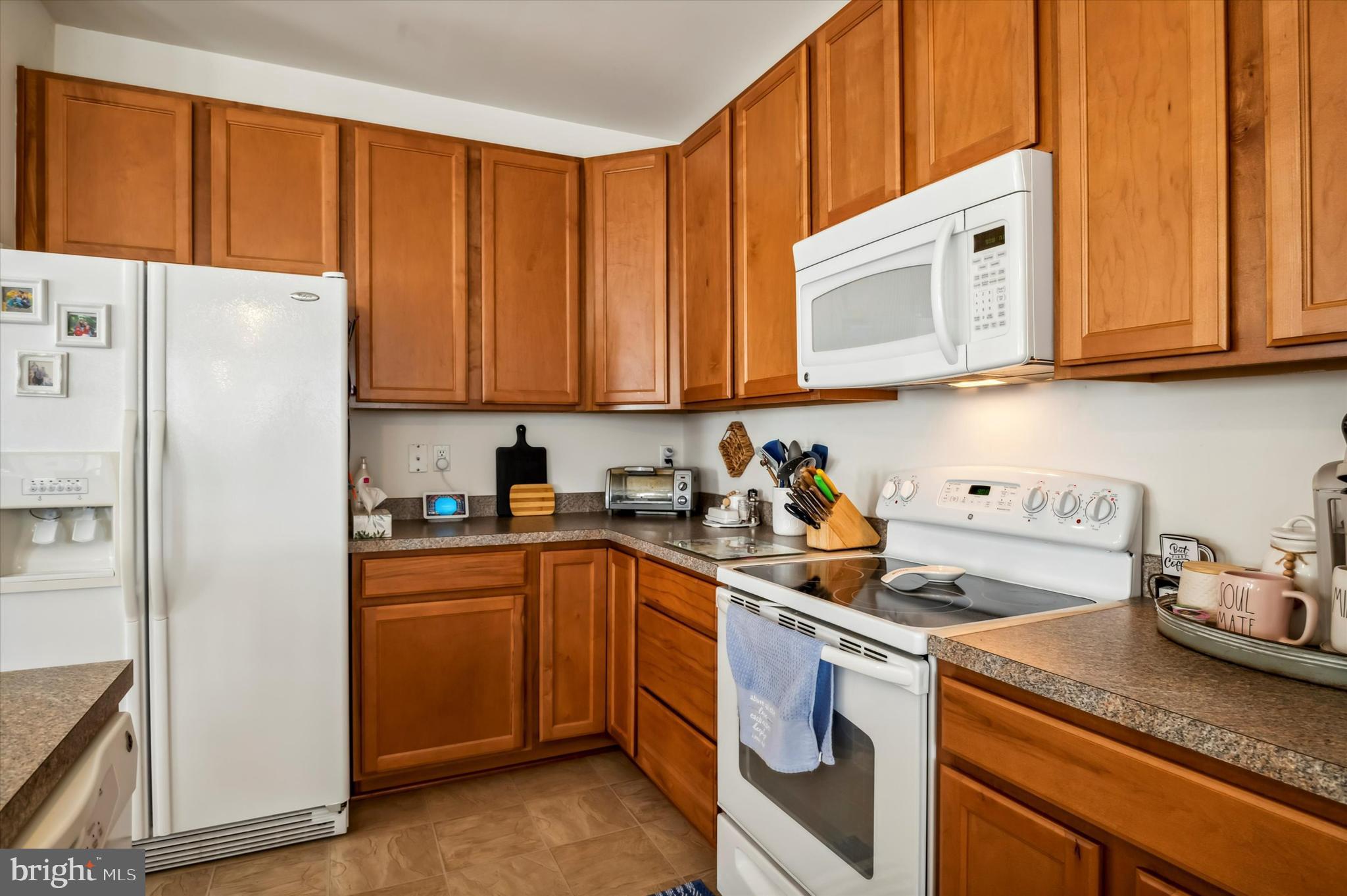 ROUND HILL - Residential