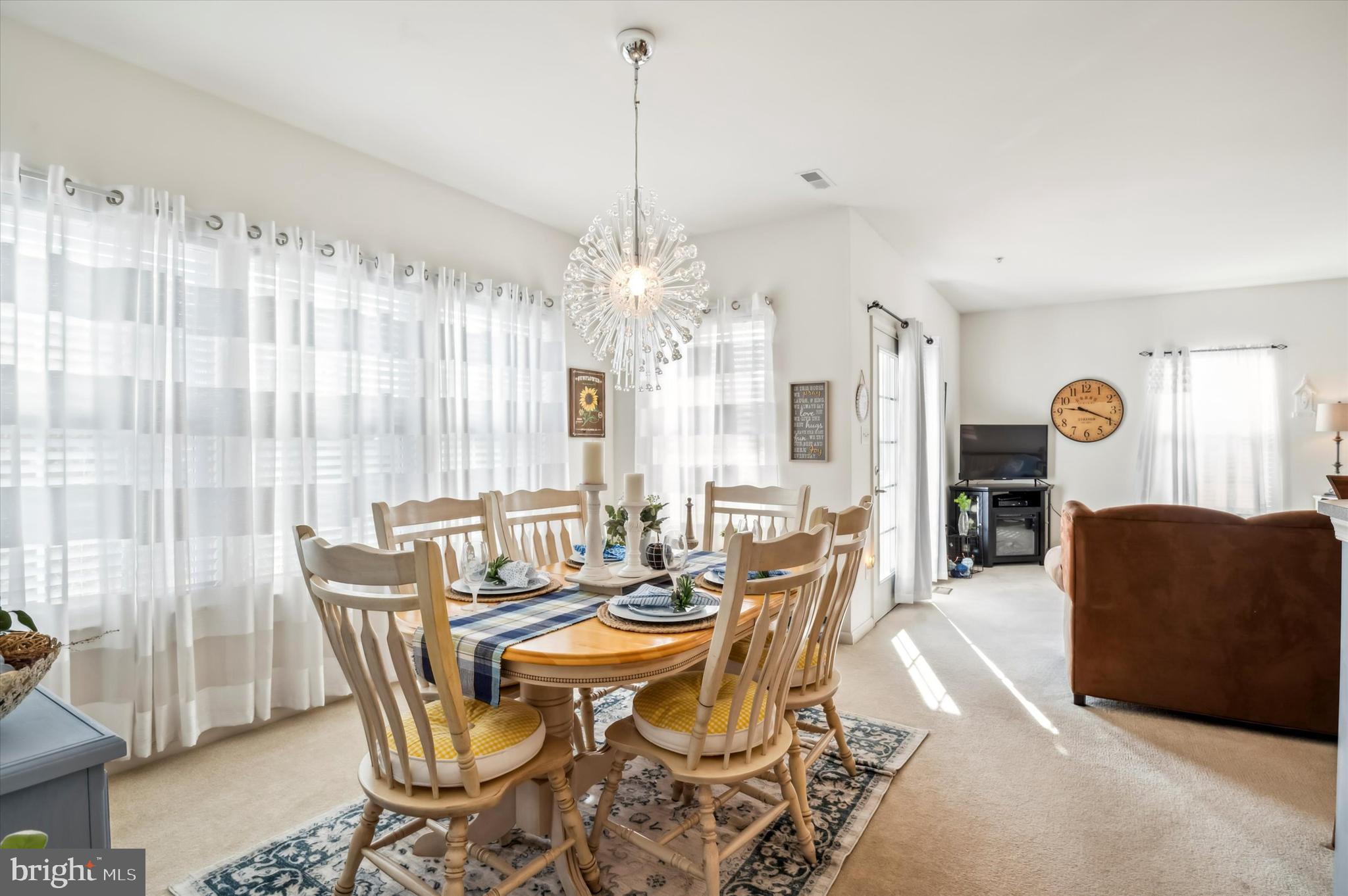 ROUND HILL - Residential