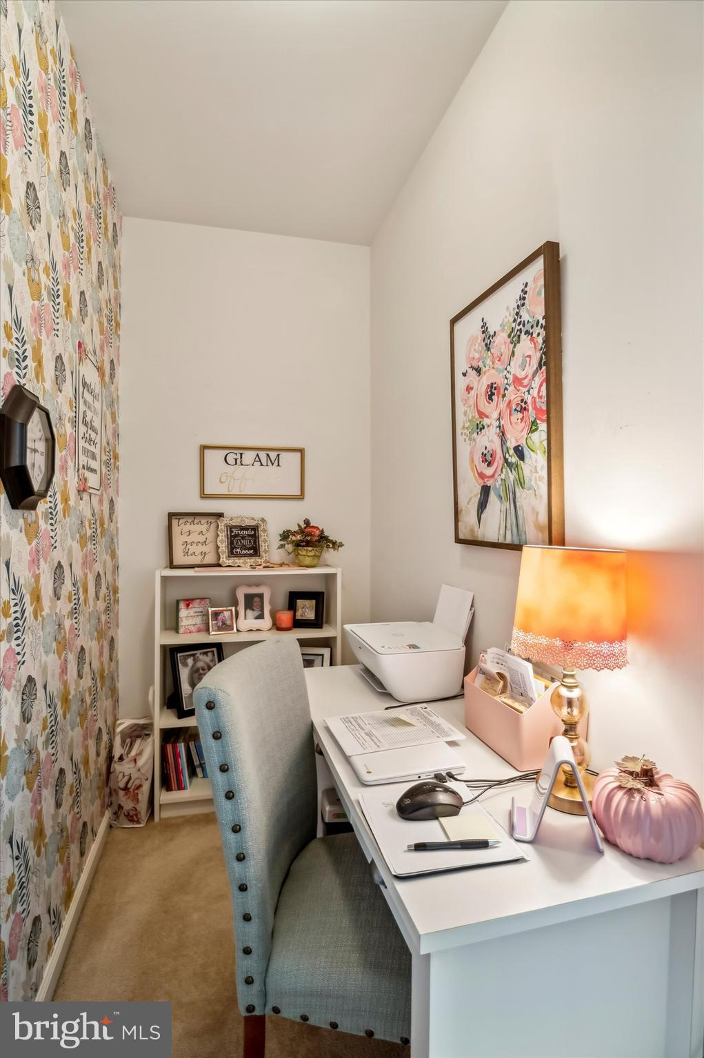 ROUND HILL - Residential