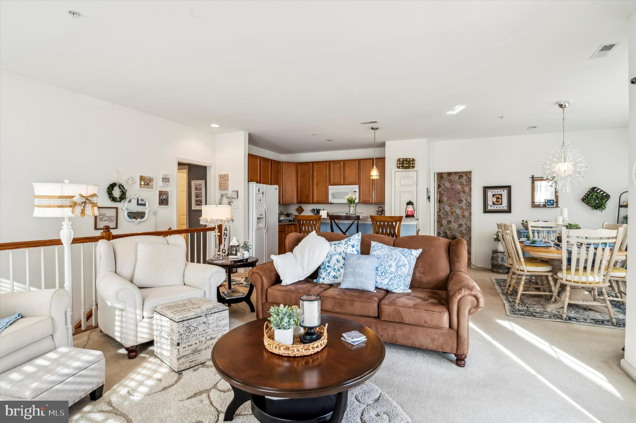 ROUND HILL - Residential