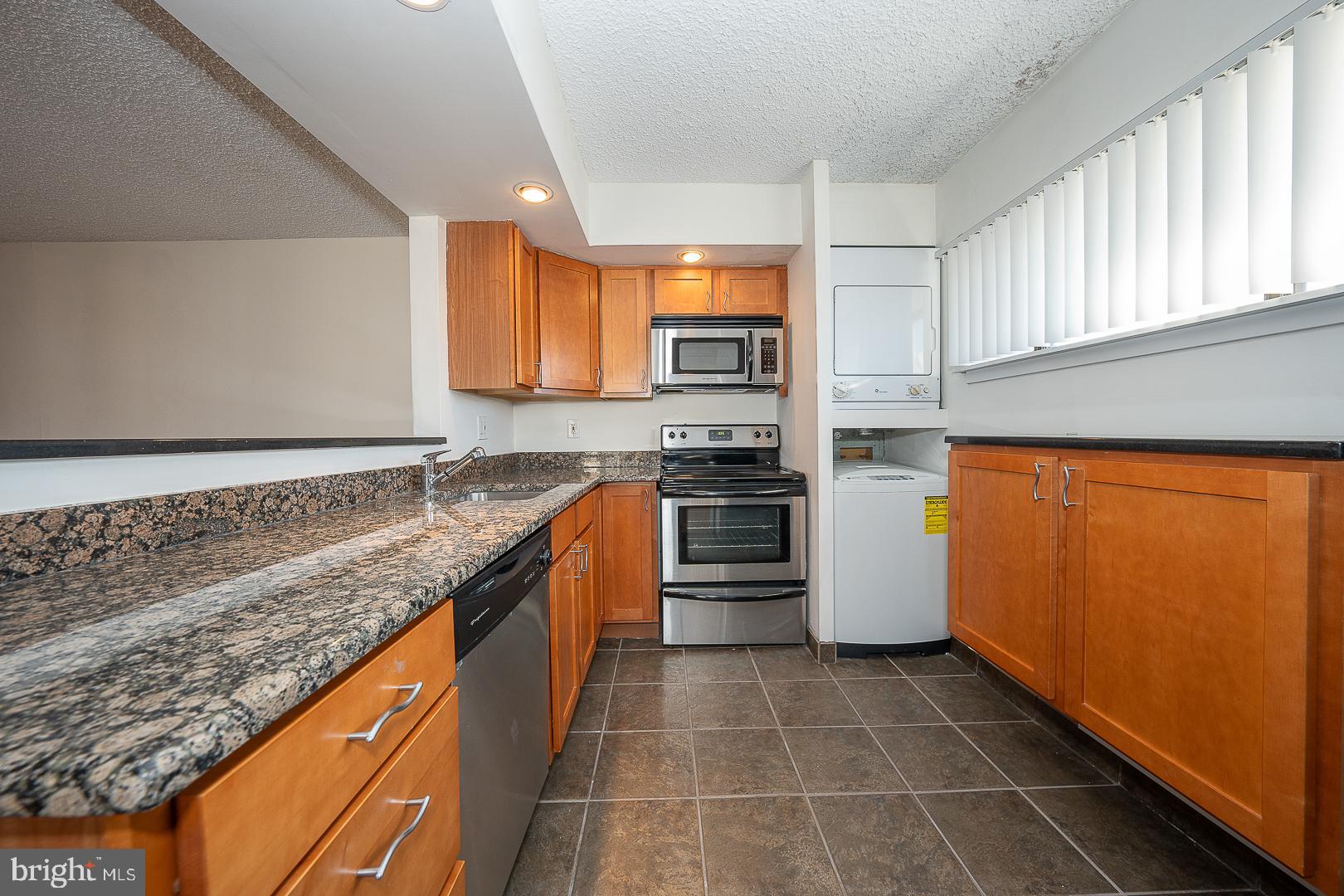 ABBOTTS SQUARE - Residential