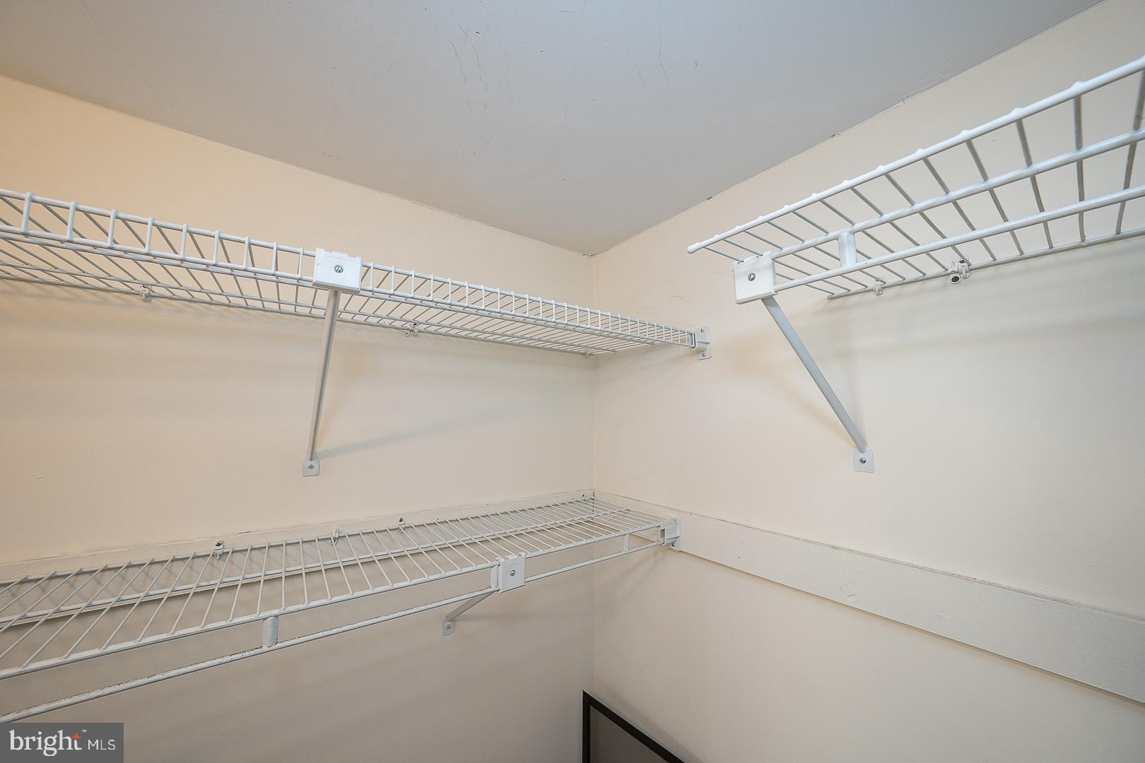 ABBOTTS SQUARE - Residential