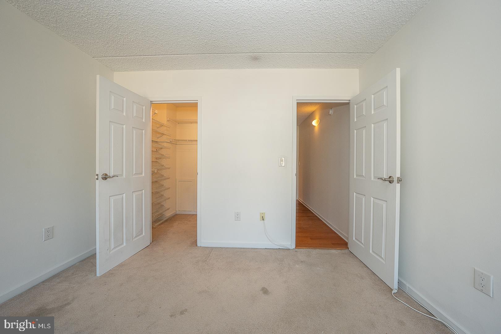 ABBOTTS SQUARE - Residential