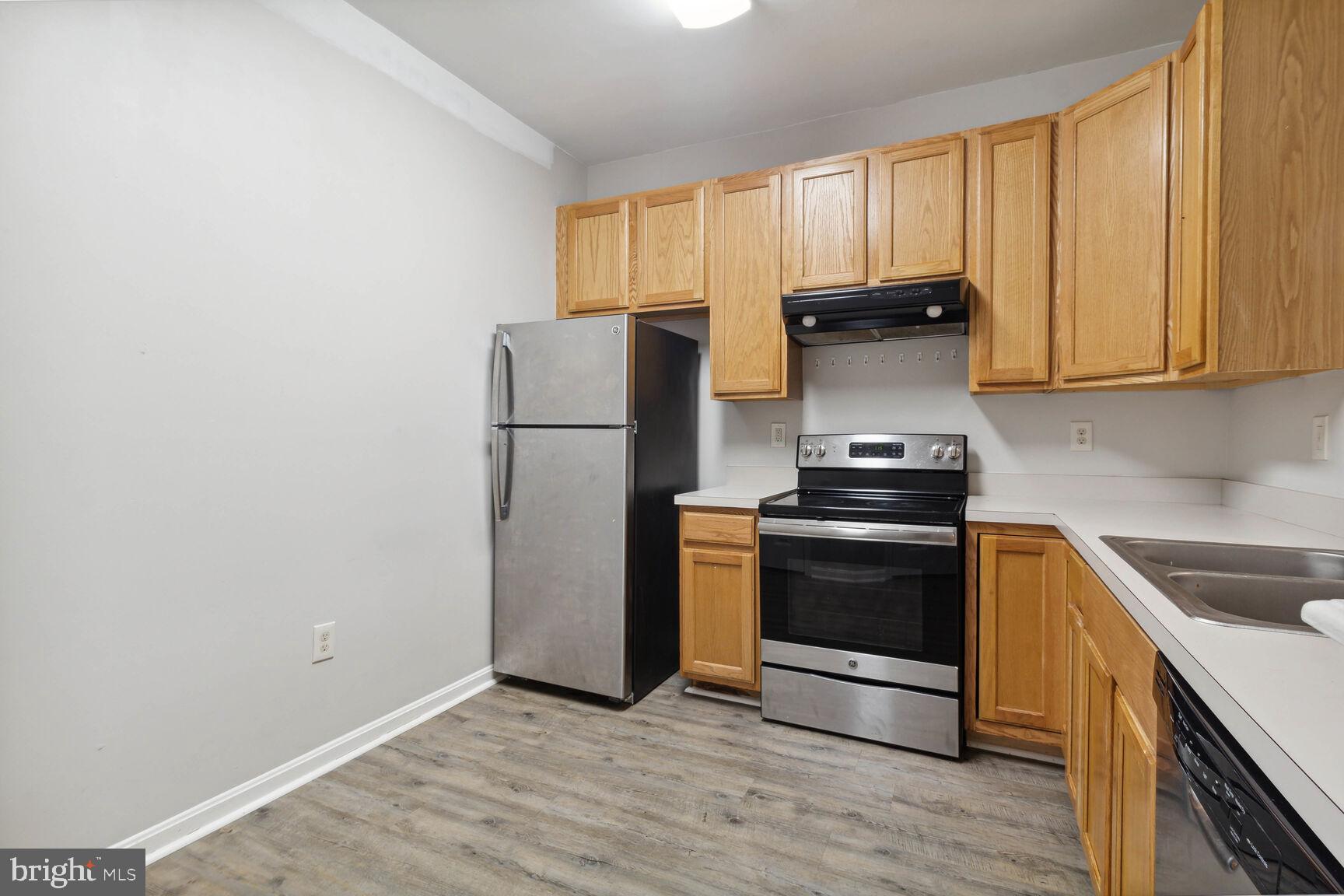 ENCLAVE AT SEVEN OAKS - Residential Lease