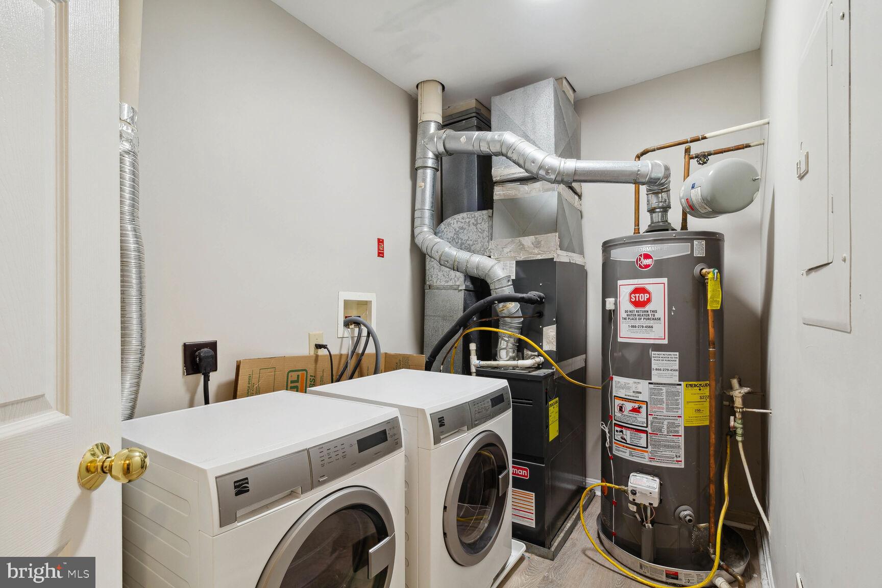 ENCLAVE AT SEVEN OAKS - Residential Lease