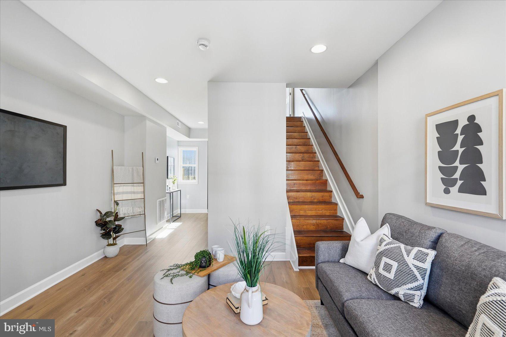 1321 GLYNDON AVENUE