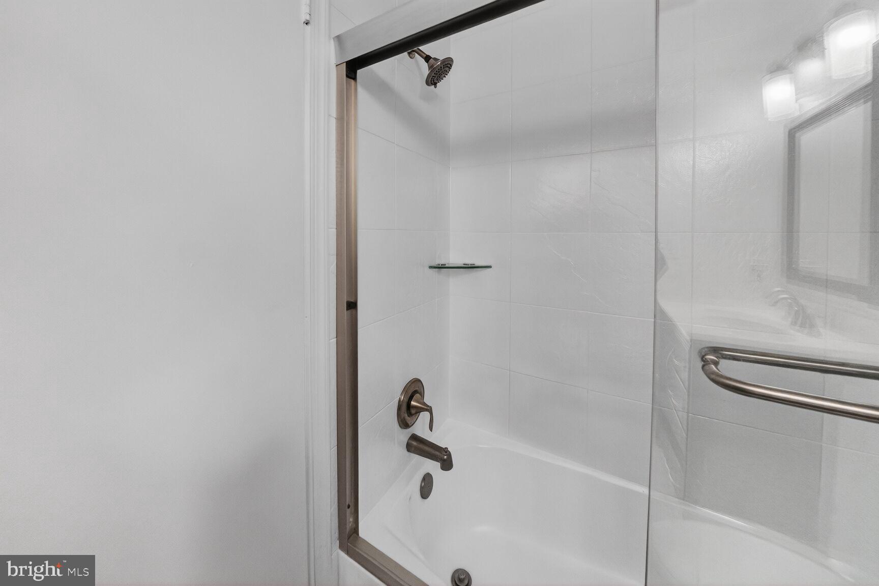 WINDGATE III - Residential