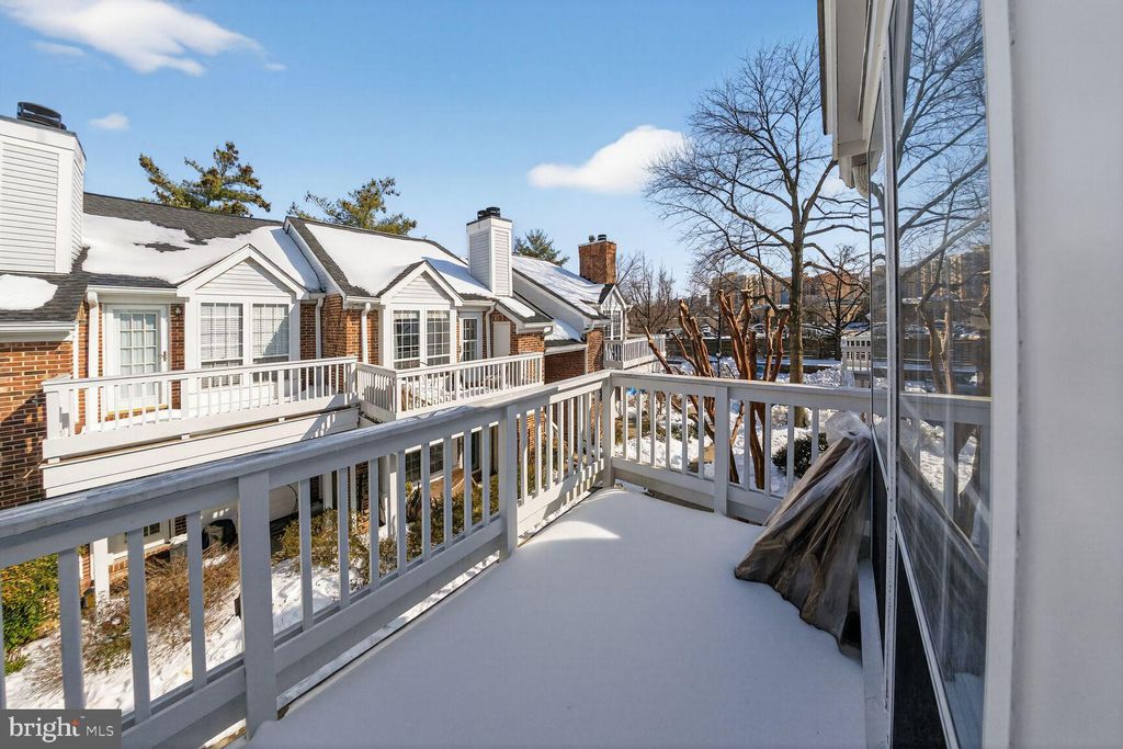 Photo of 2590 S Arlington Mill Drive #F, ARLINGTON, VA 22206 (MLS # VAAR2067200)