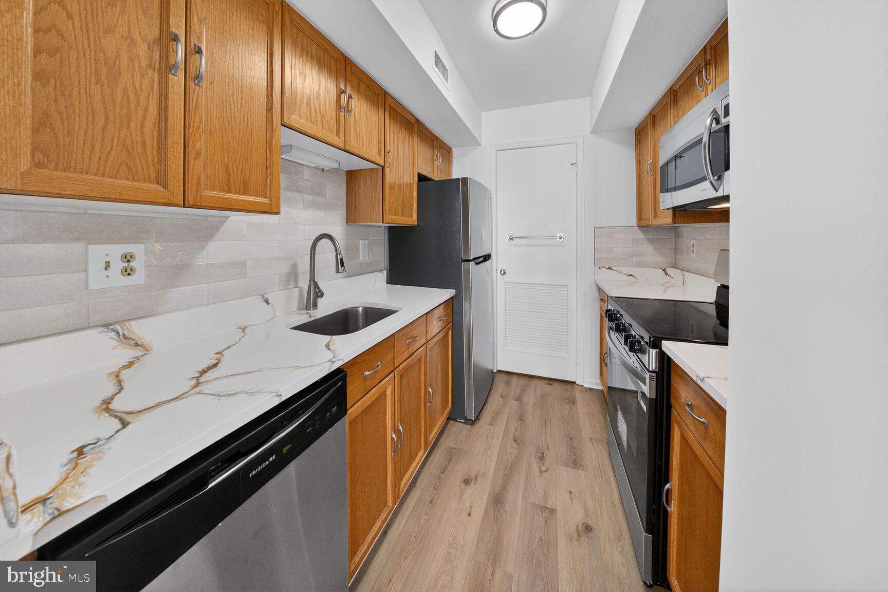 WINDGATE III - Residential