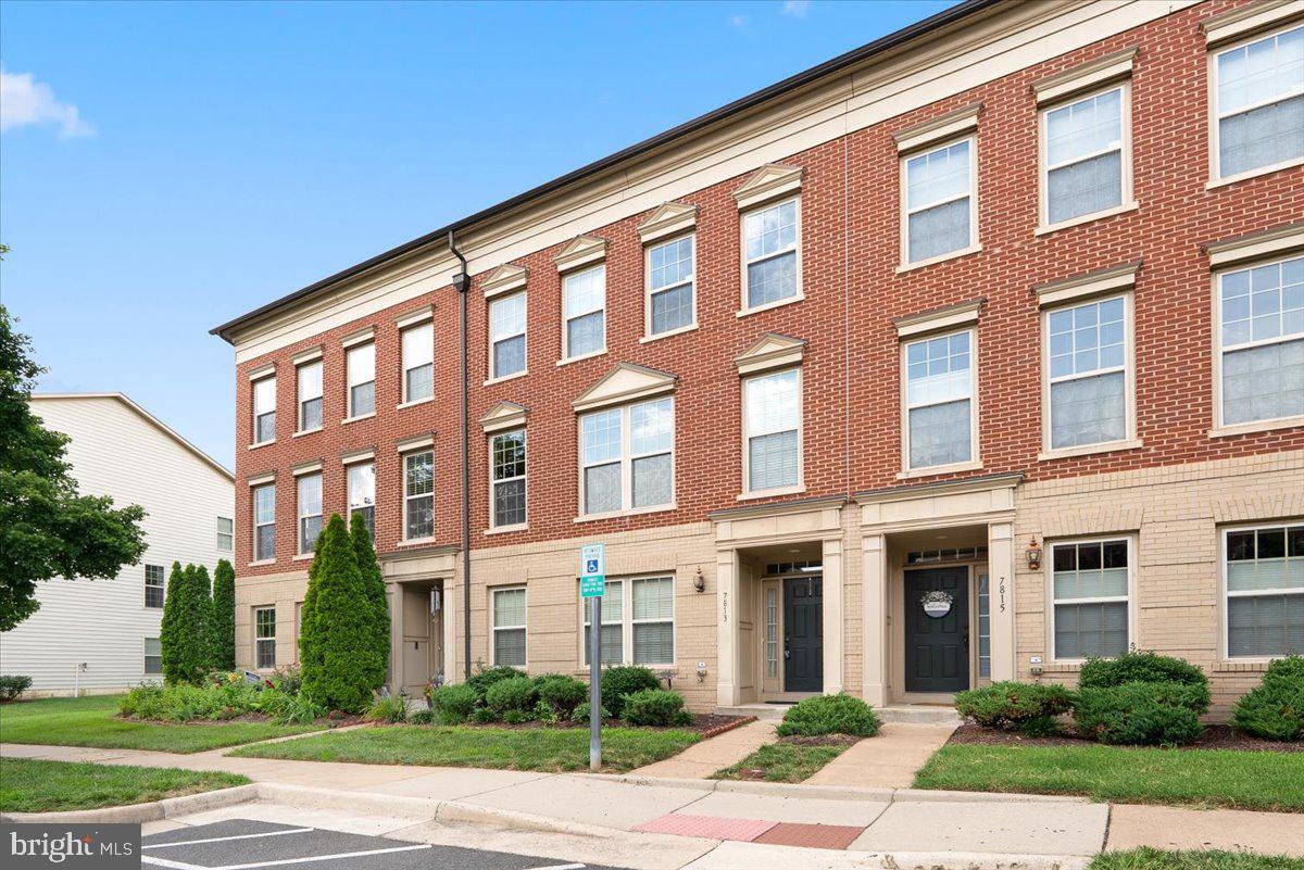 MADISON CRESCENT - Residential