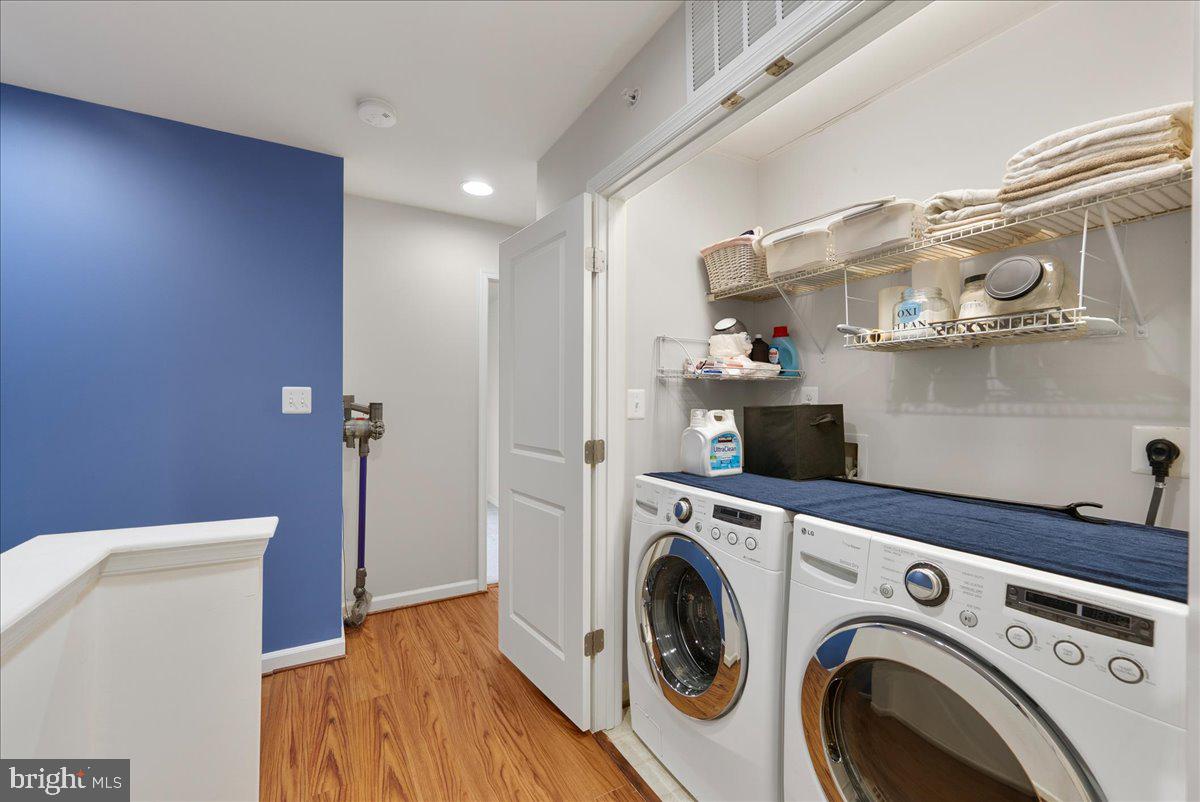 MADISON CRESCENT - Residential