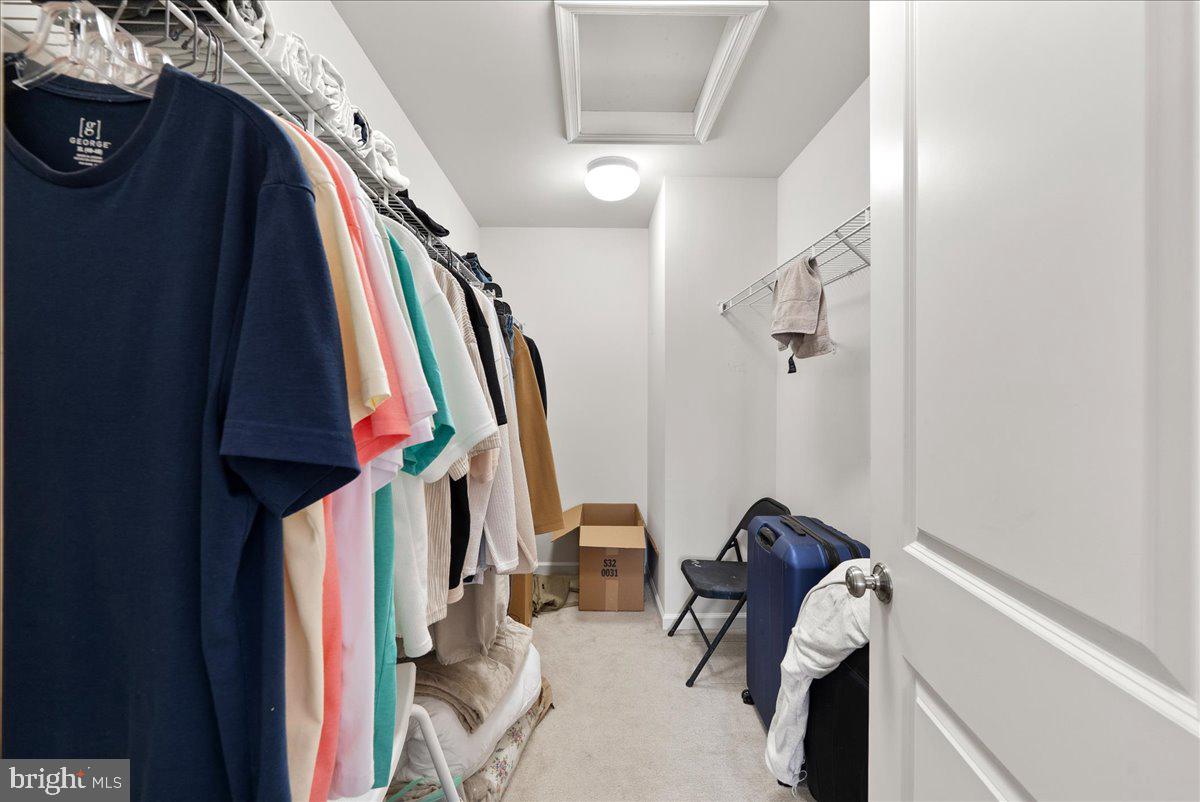 MADISON CRESCENT - Residential