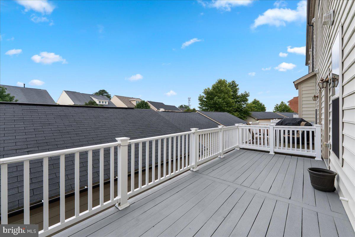 MADISON CRESCENT - Residential