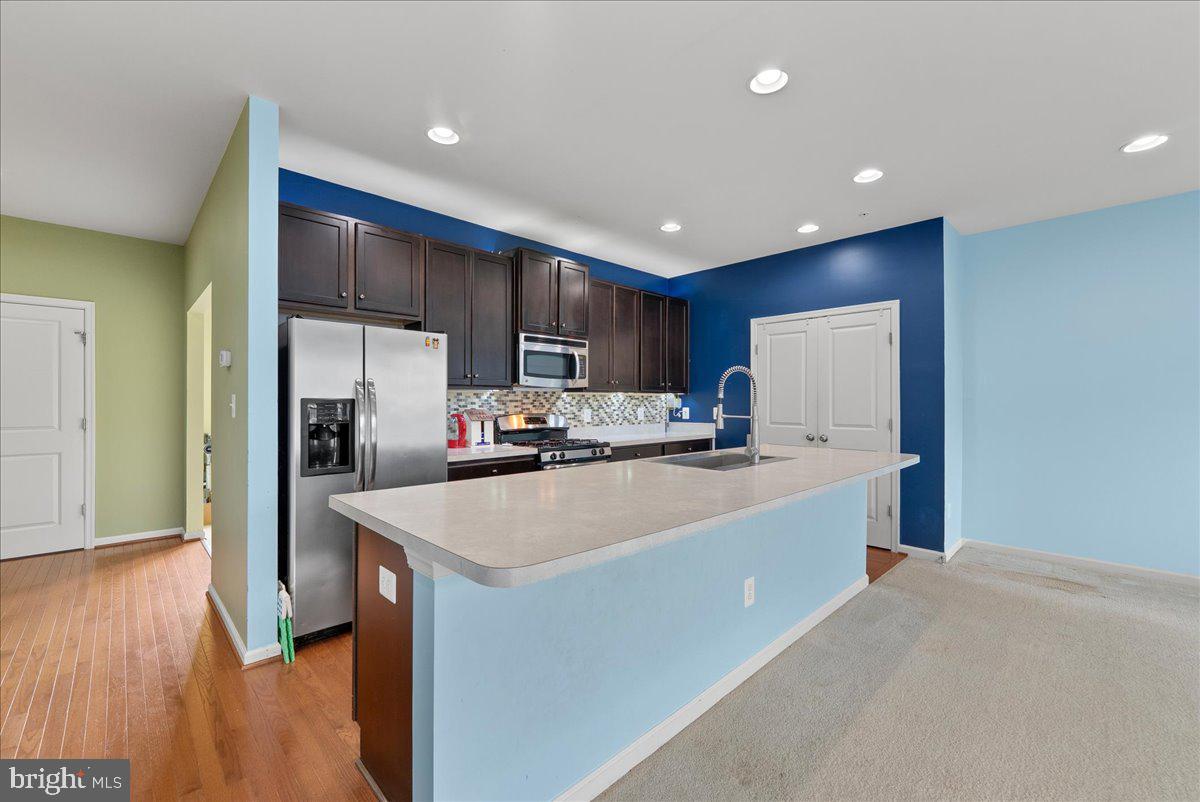 MADISON CRESCENT - Residential