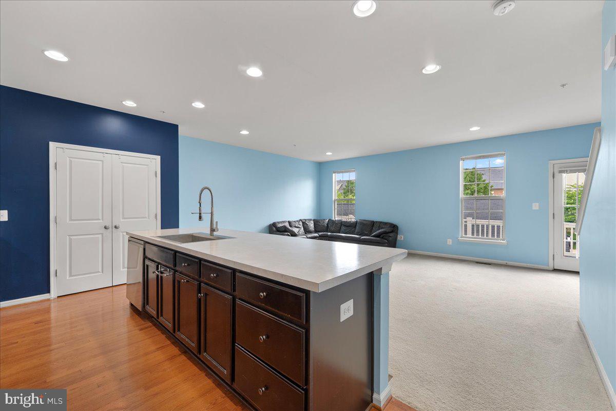 MADISON CRESCENT - Residential