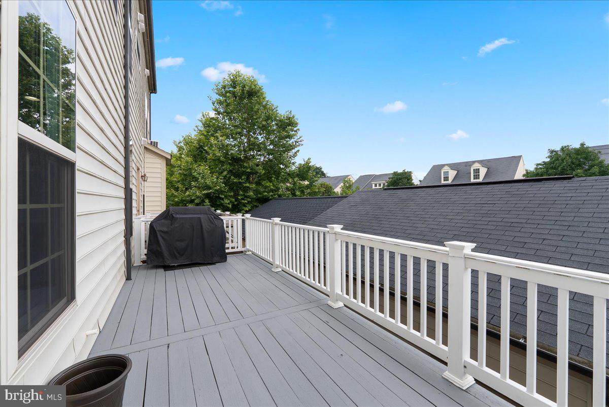 MADISON CRESCENT - Residential