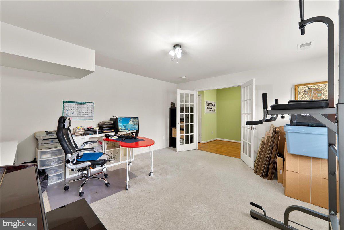 MADISON CRESCENT - Residential