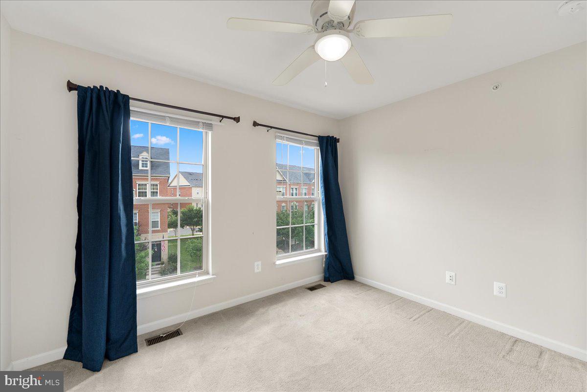 MADISON CRESCENT - Residential