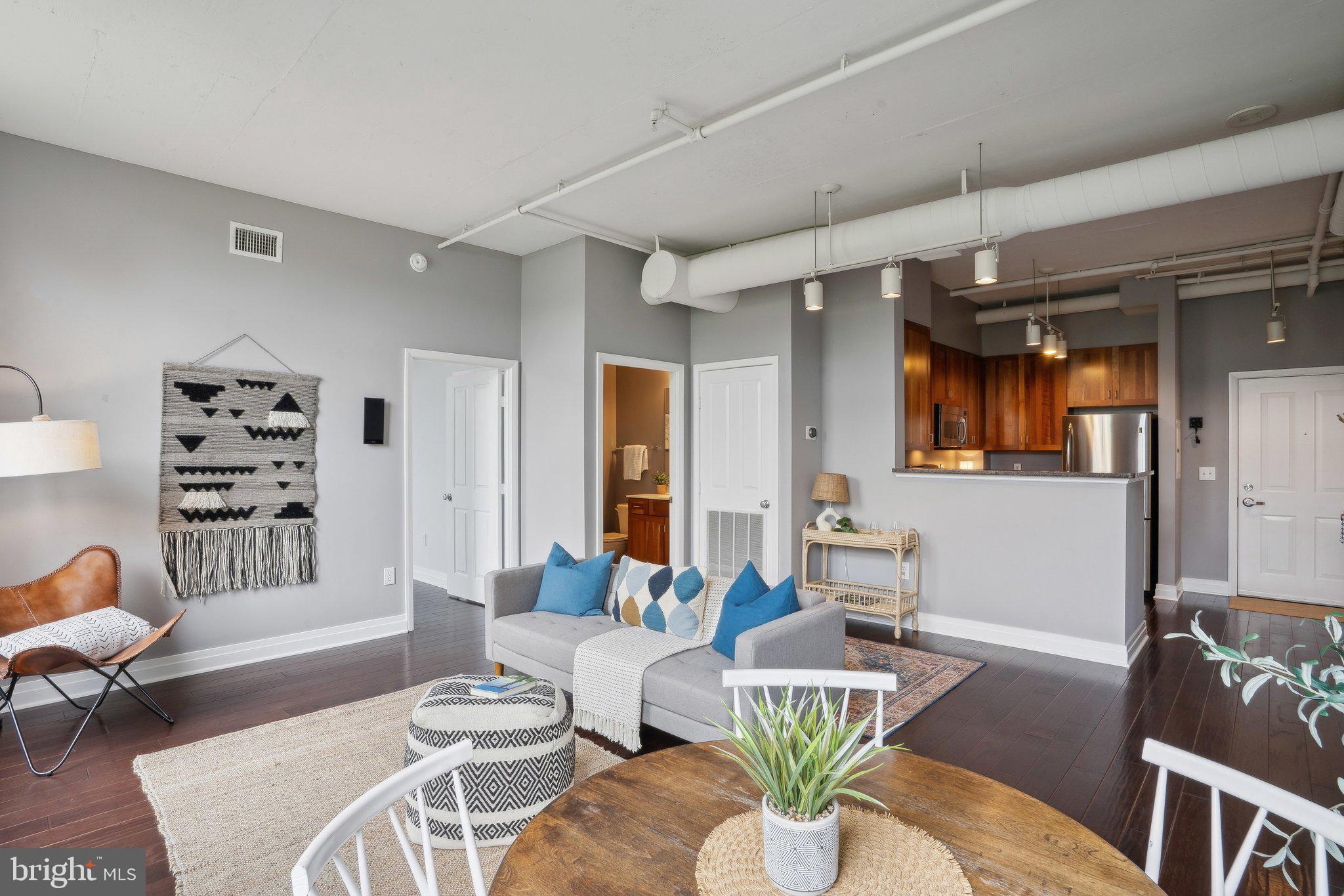 RESIDENCES AT STATION SQUARE - Residential