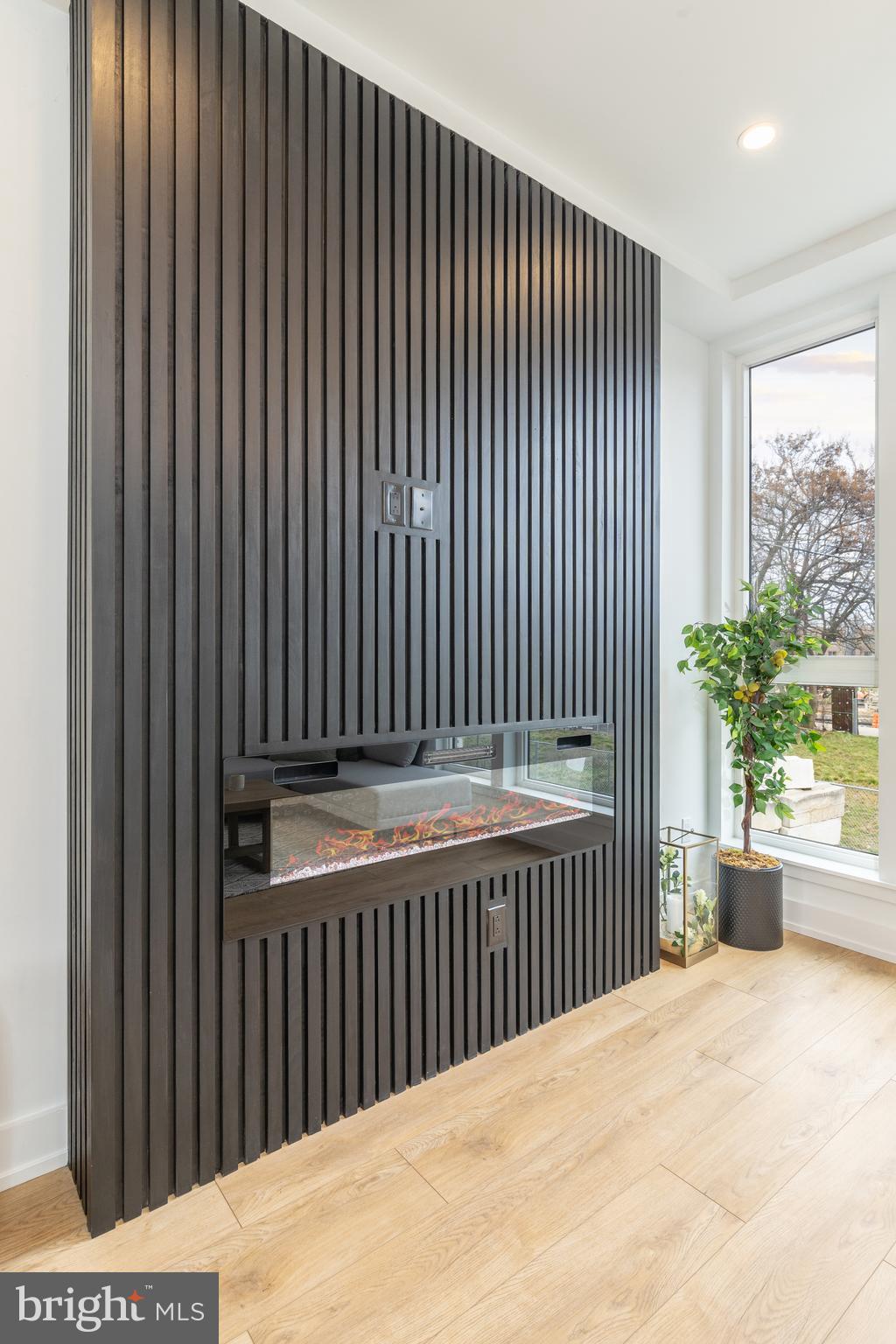 PORT RICHMOND - Residential