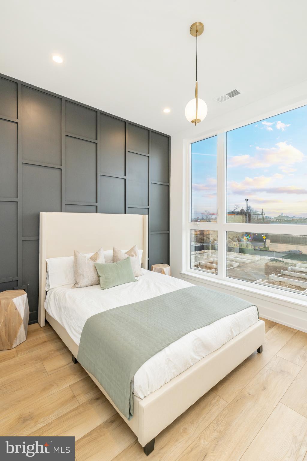 PORT RICHMOND - Residential