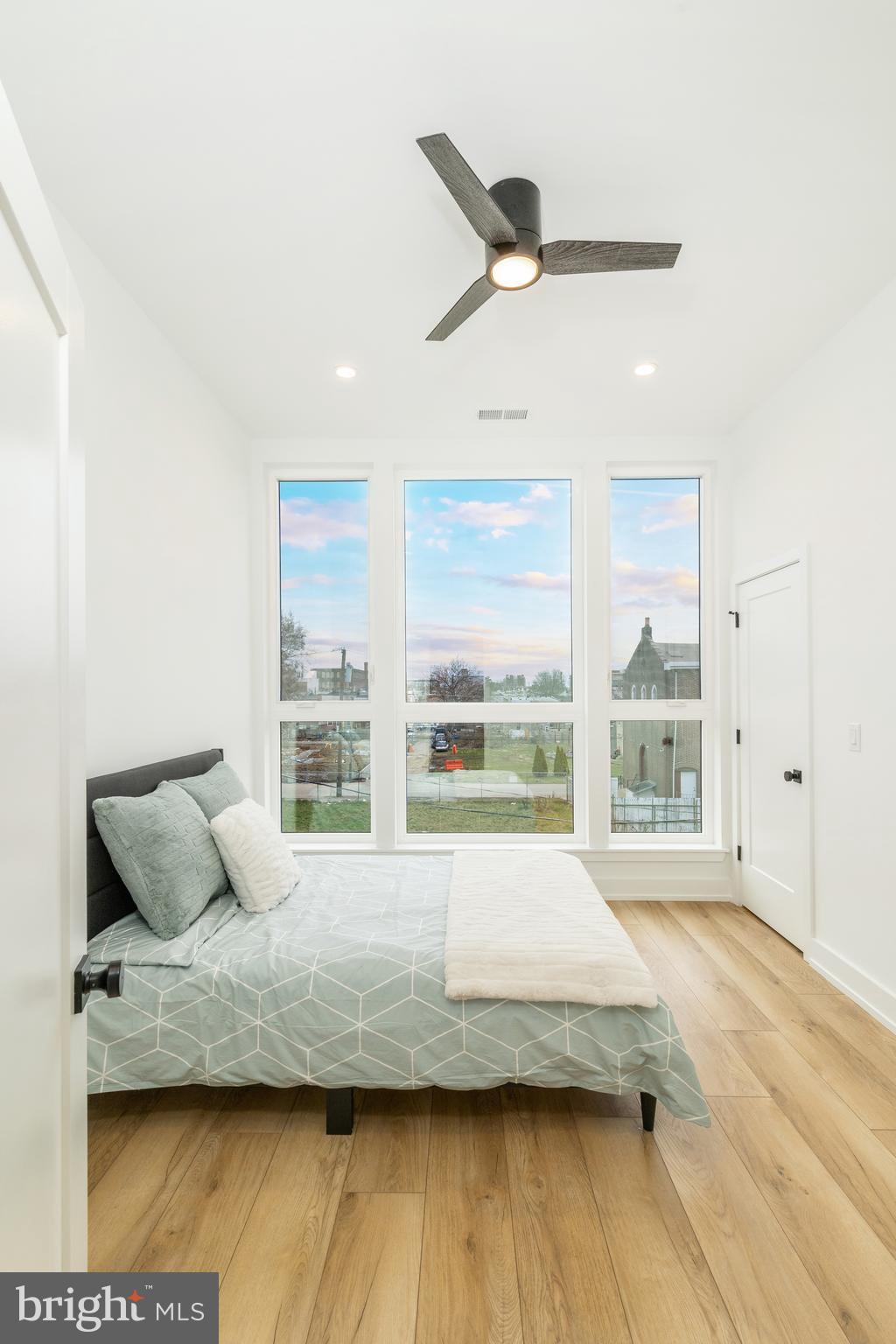 PORT RICHMOND - Residential