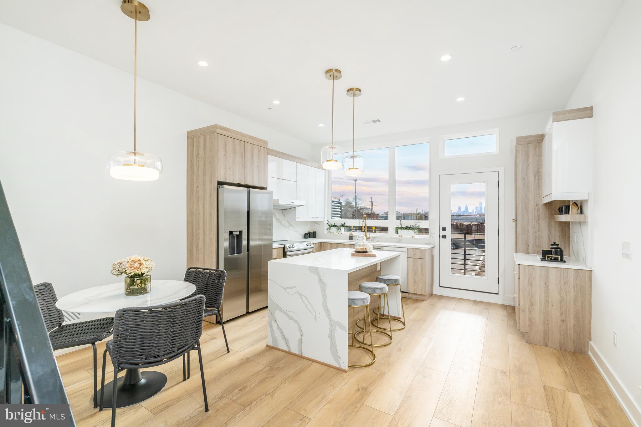 PORT RICHMOND - Residential