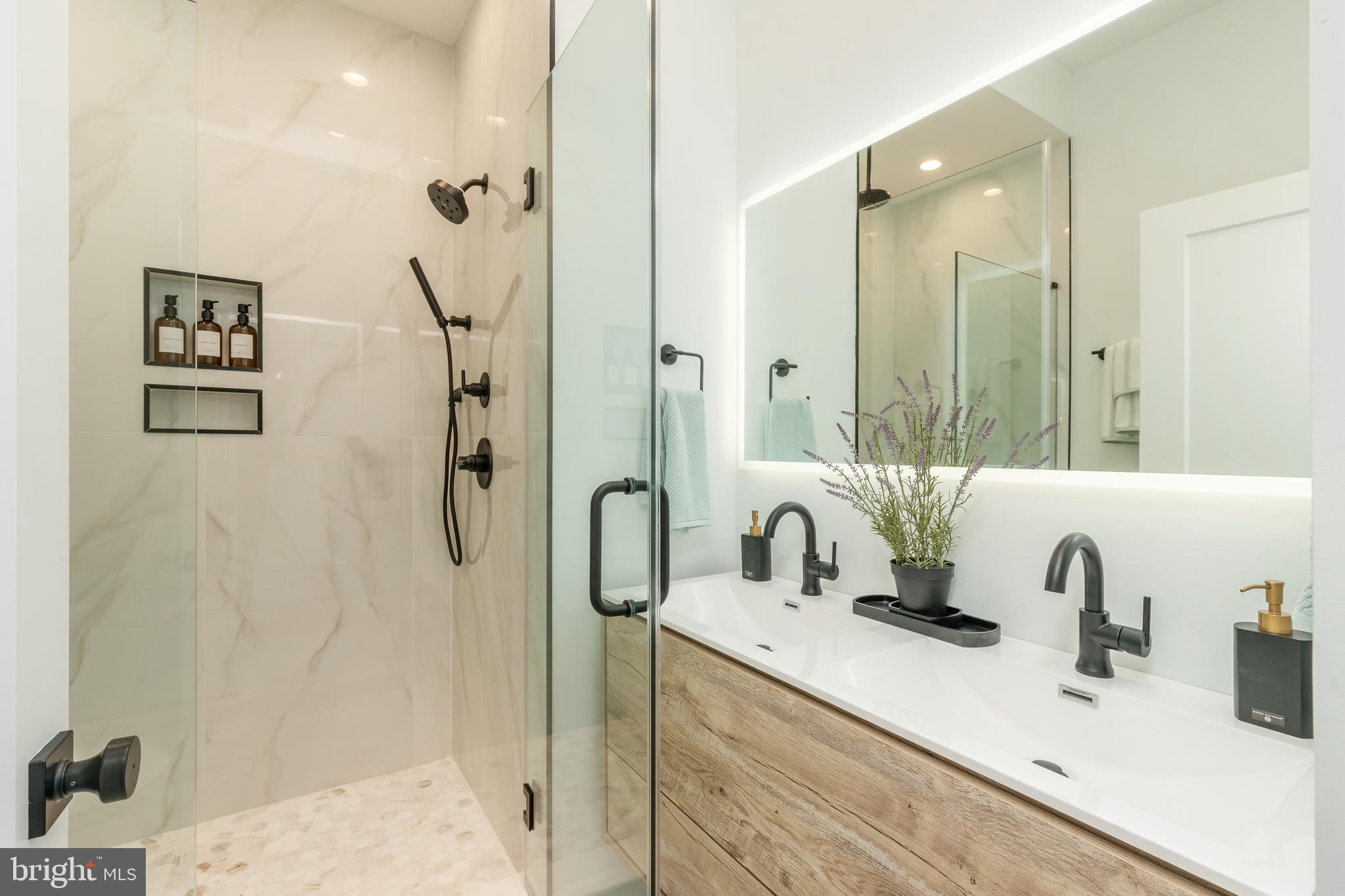 PORT RICHMOND - Residential