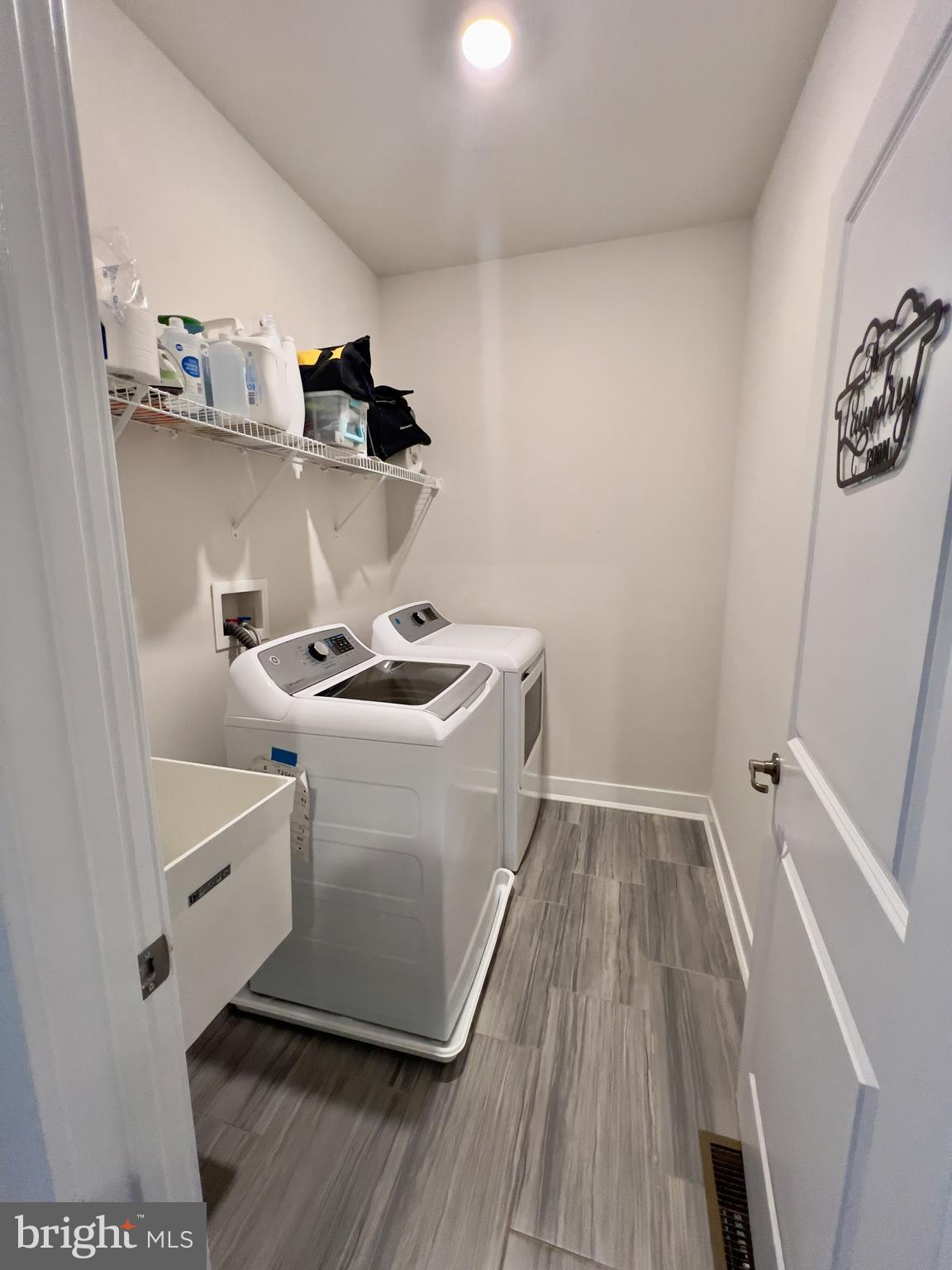 LOCHIEL FARM - Residential Lease