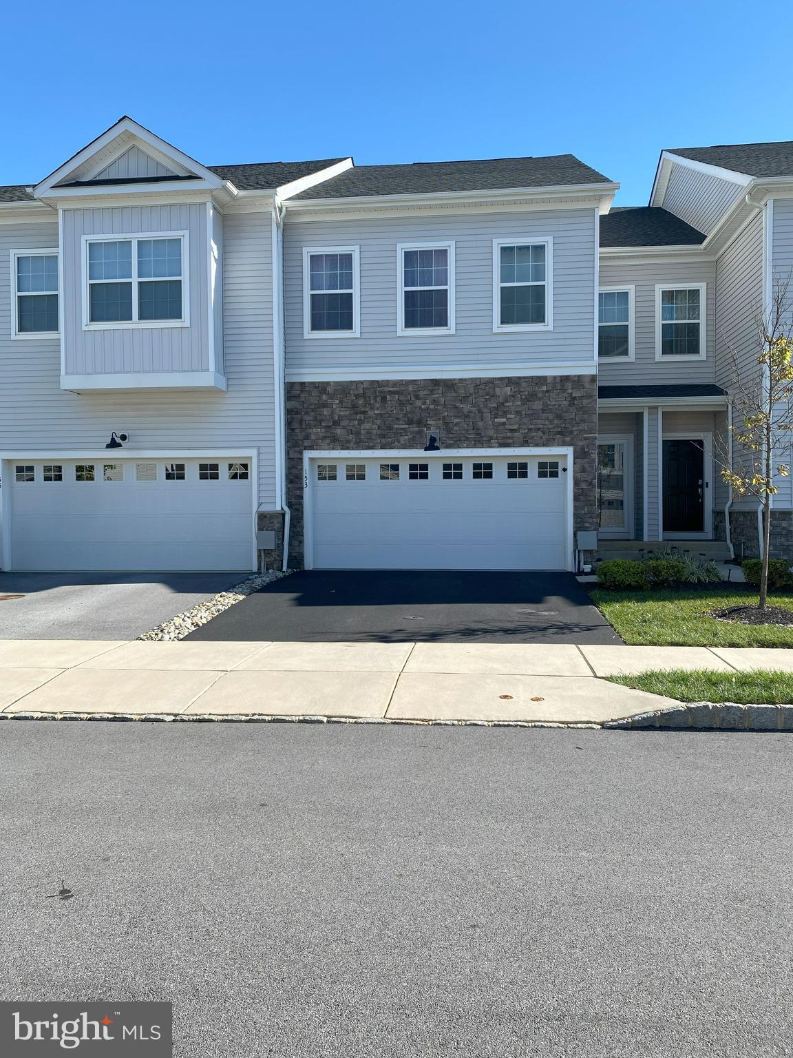 LOCHIEL FARM - Residential Lease