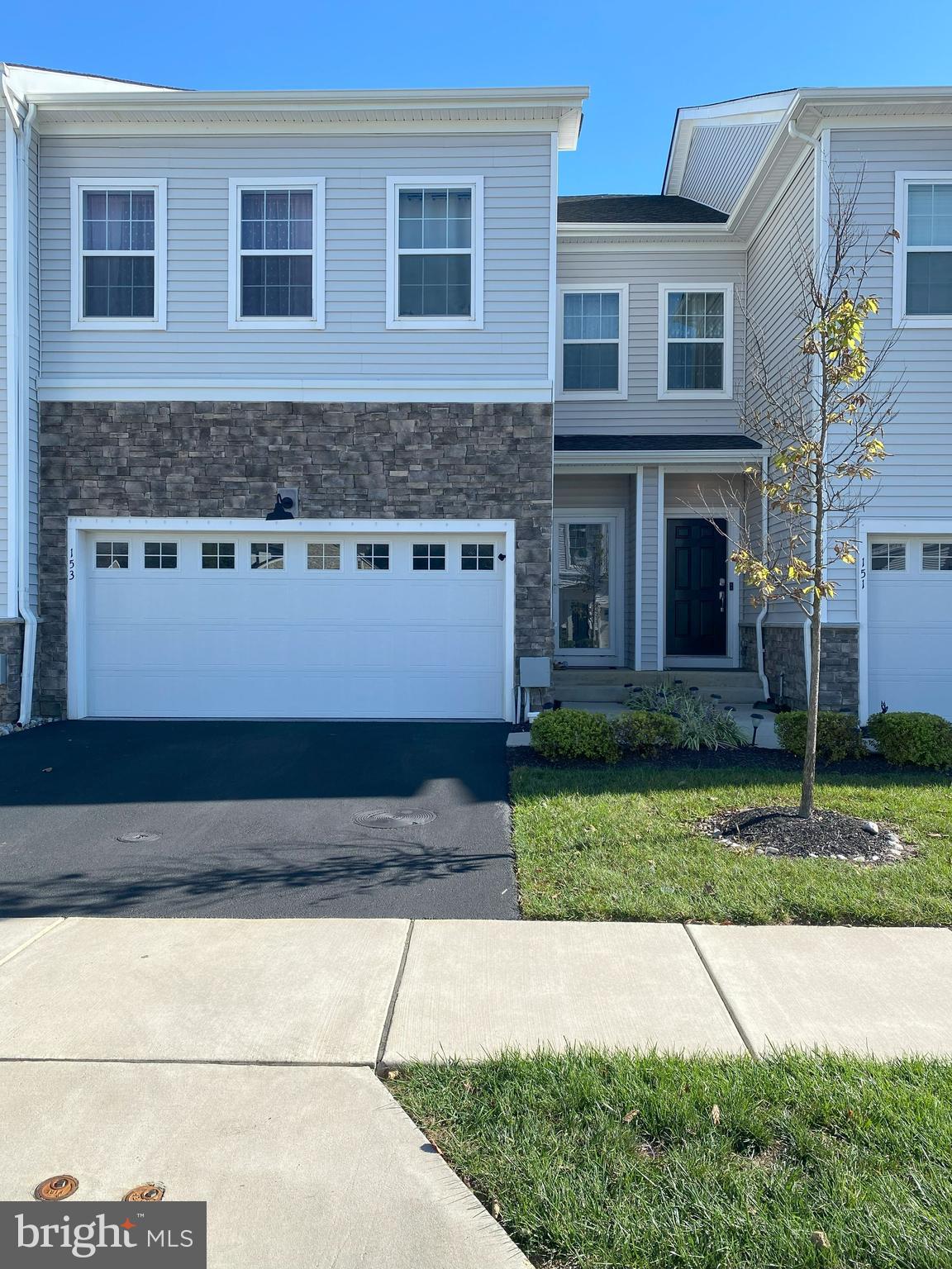 LOCHIEL FARM - Residential Lease