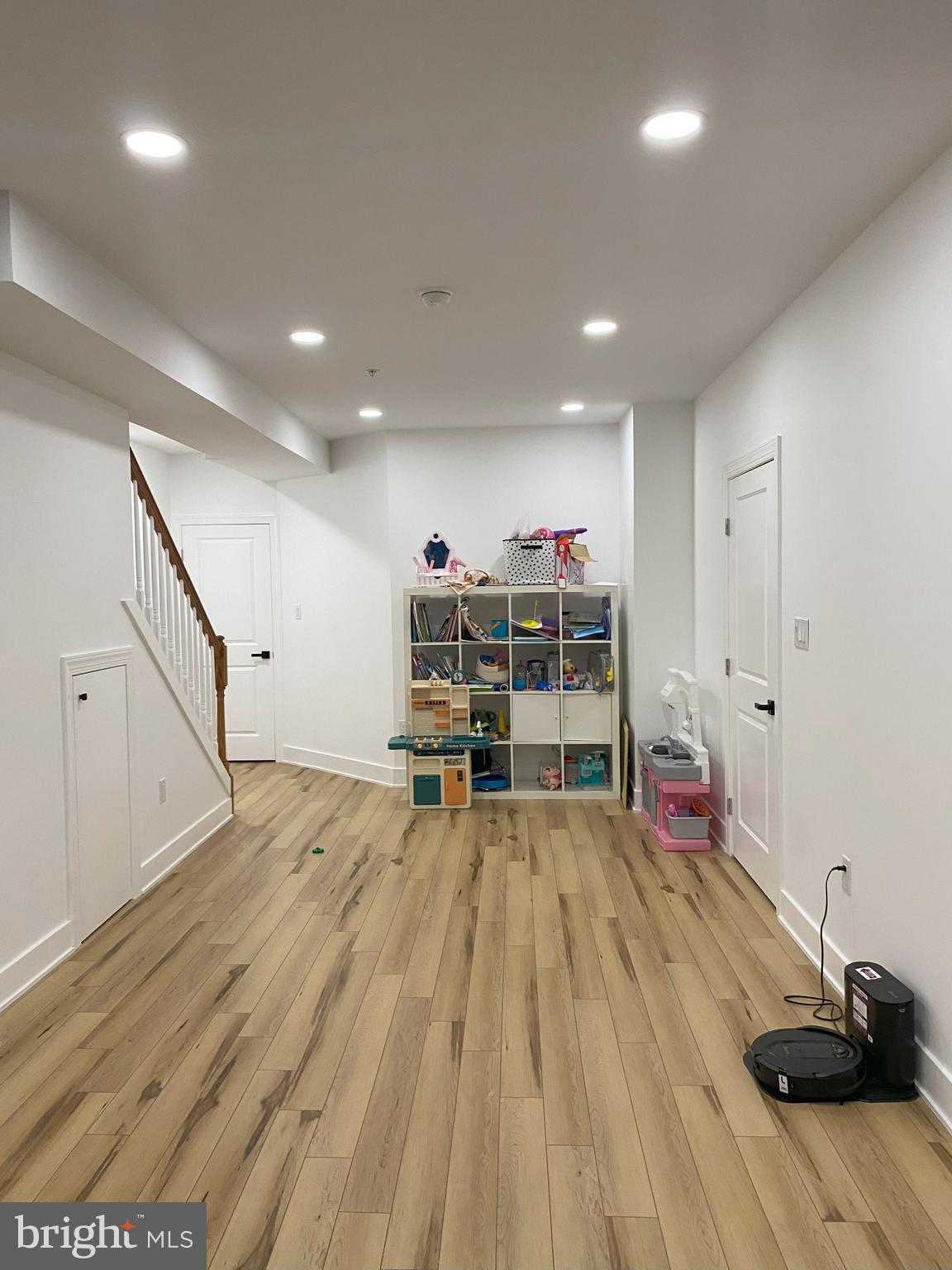 LOCHIEL FARM - Residential Lease