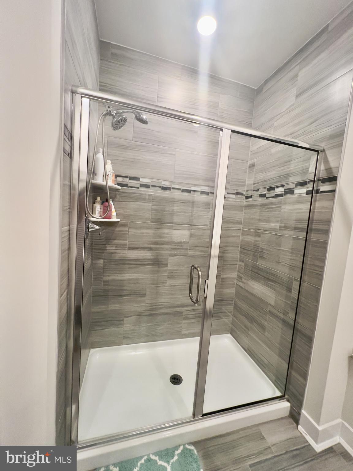 LOCHIEL FARM - Residential Lease