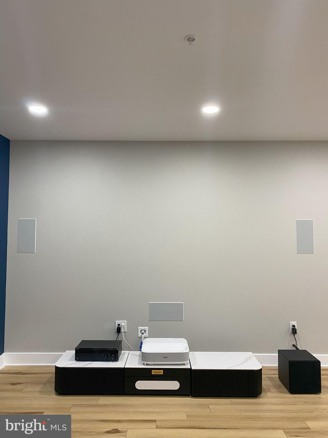 LOCHIEL FARM - Residential Lease