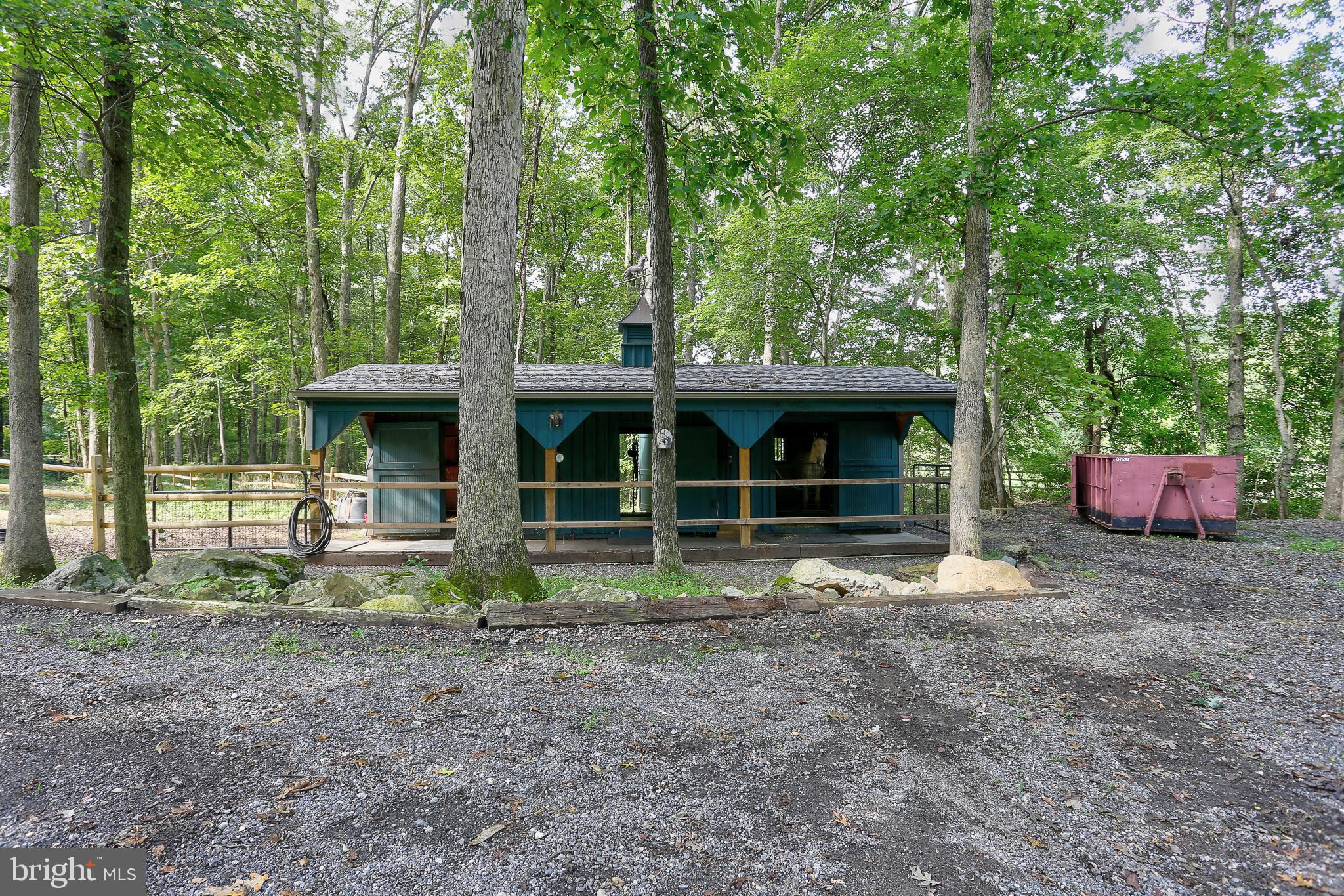 HAMPSTEAD - Residential