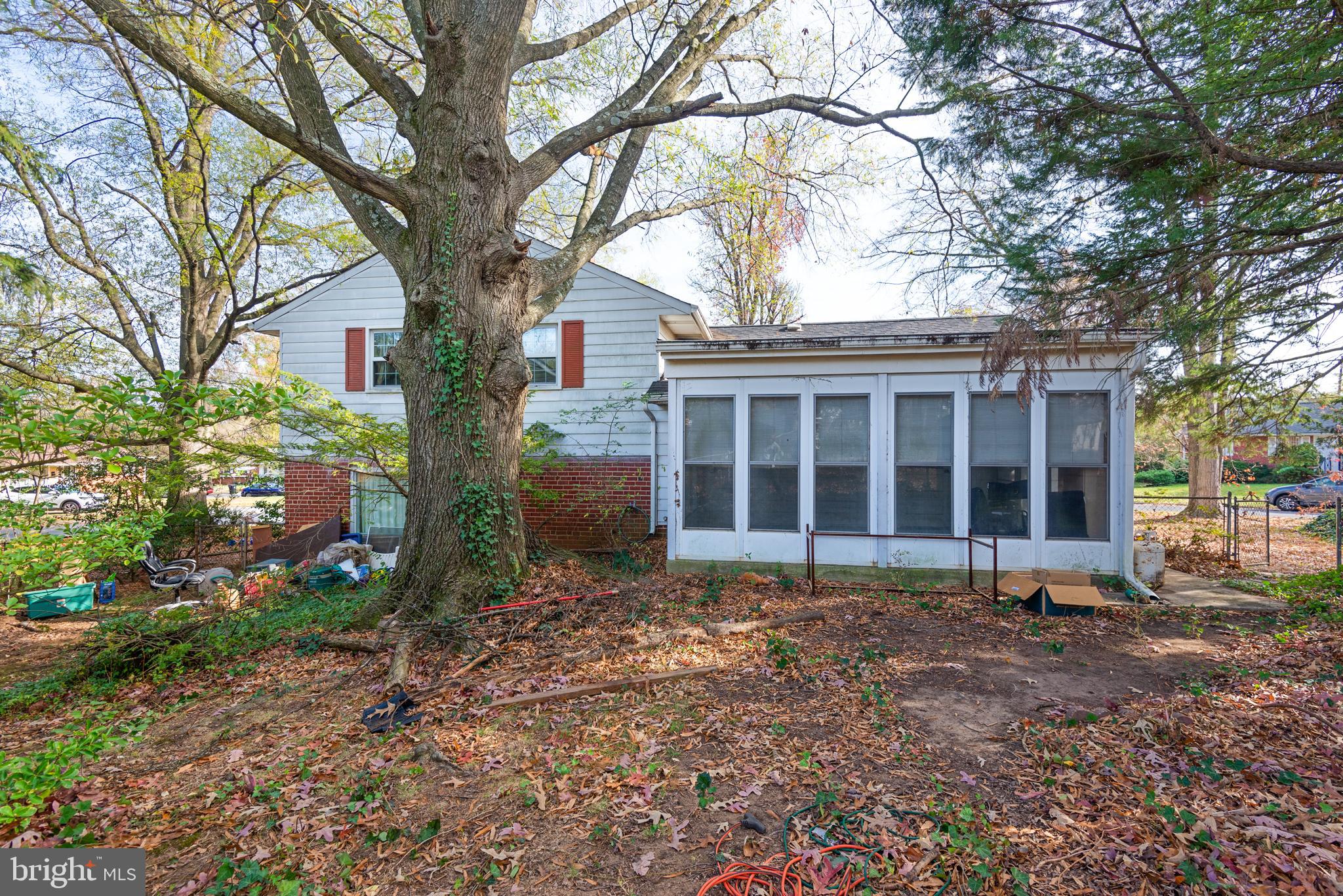 NEW CARROLLTON - Residential