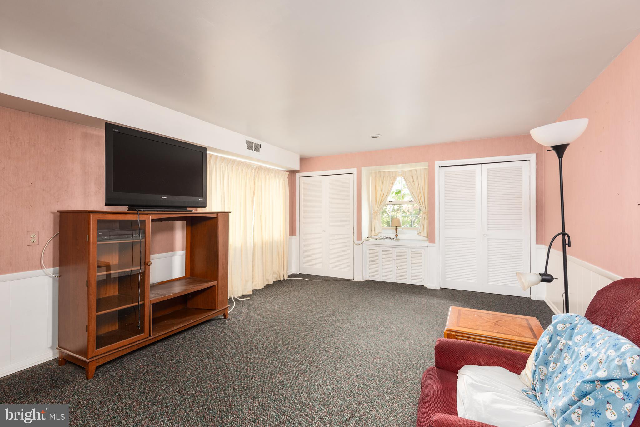 NEW CARROLLTON - Residential