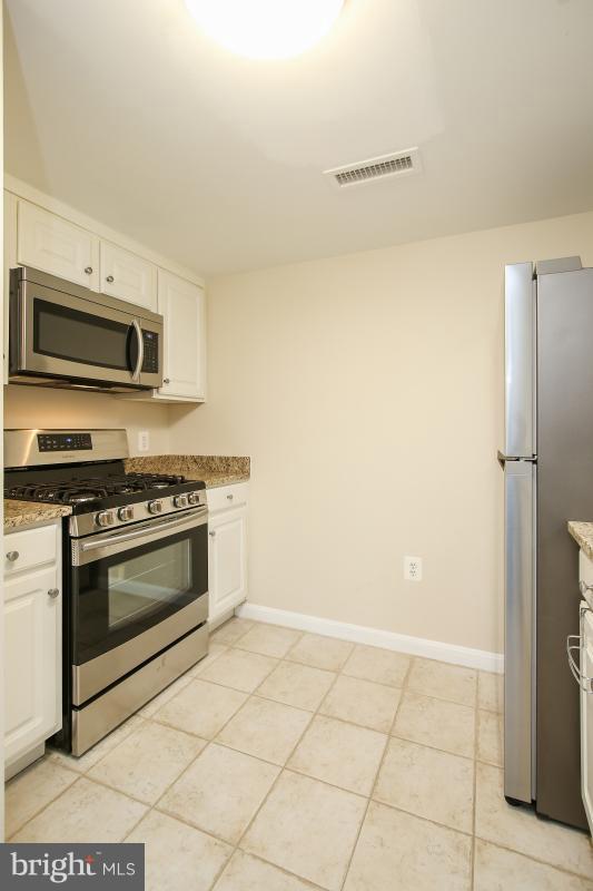 GALLERY AT WHITE FLINT - Residential