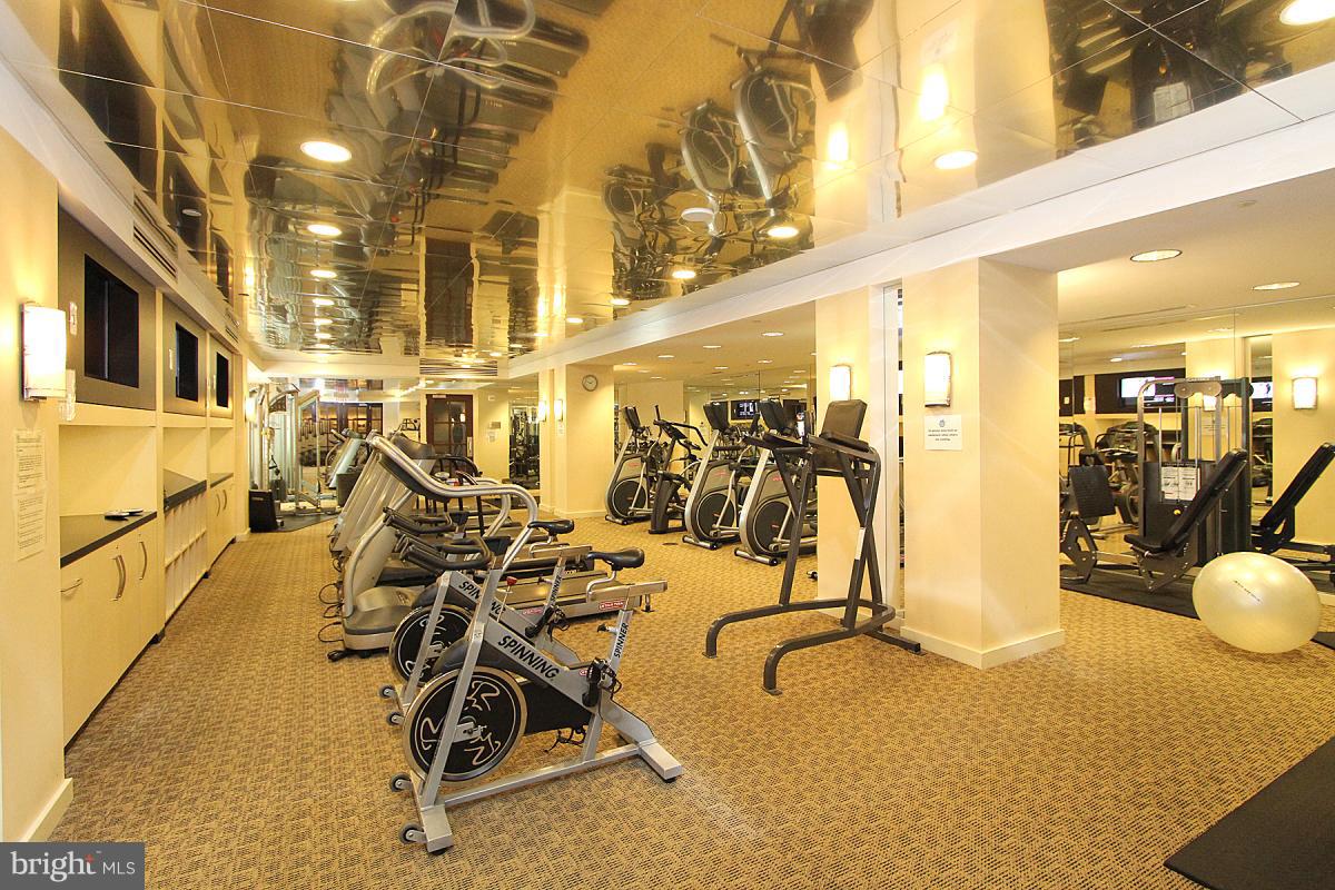 GALLERY AT WHITE FLINT - Residential