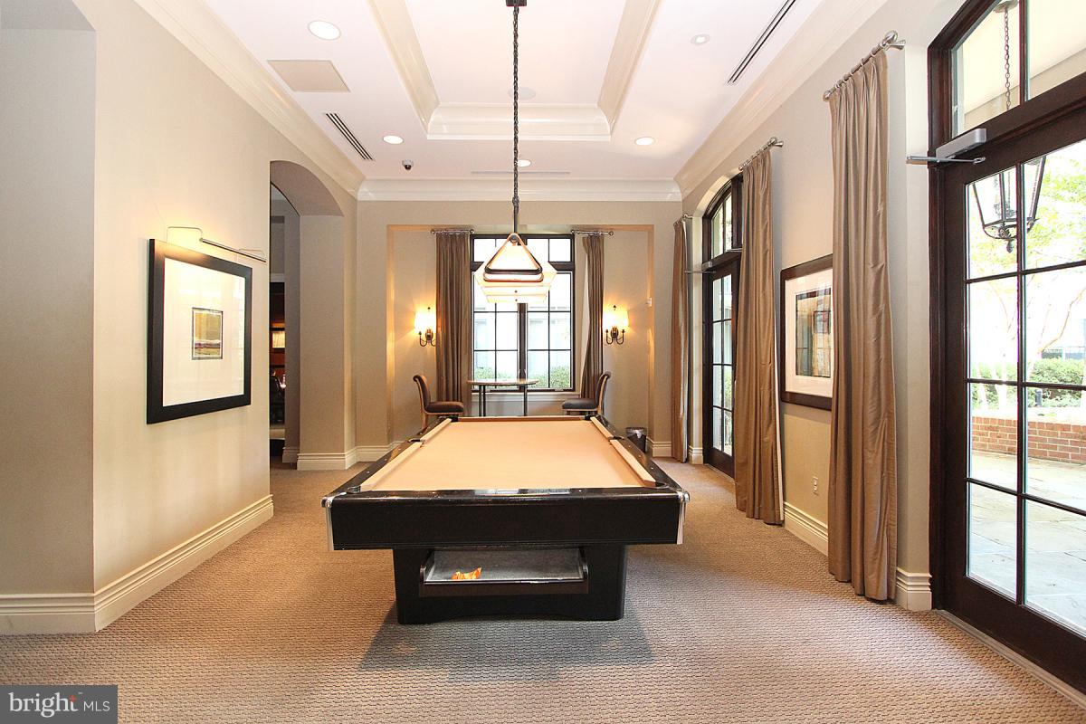 GALLERY AT WHITE FLINT - Residential