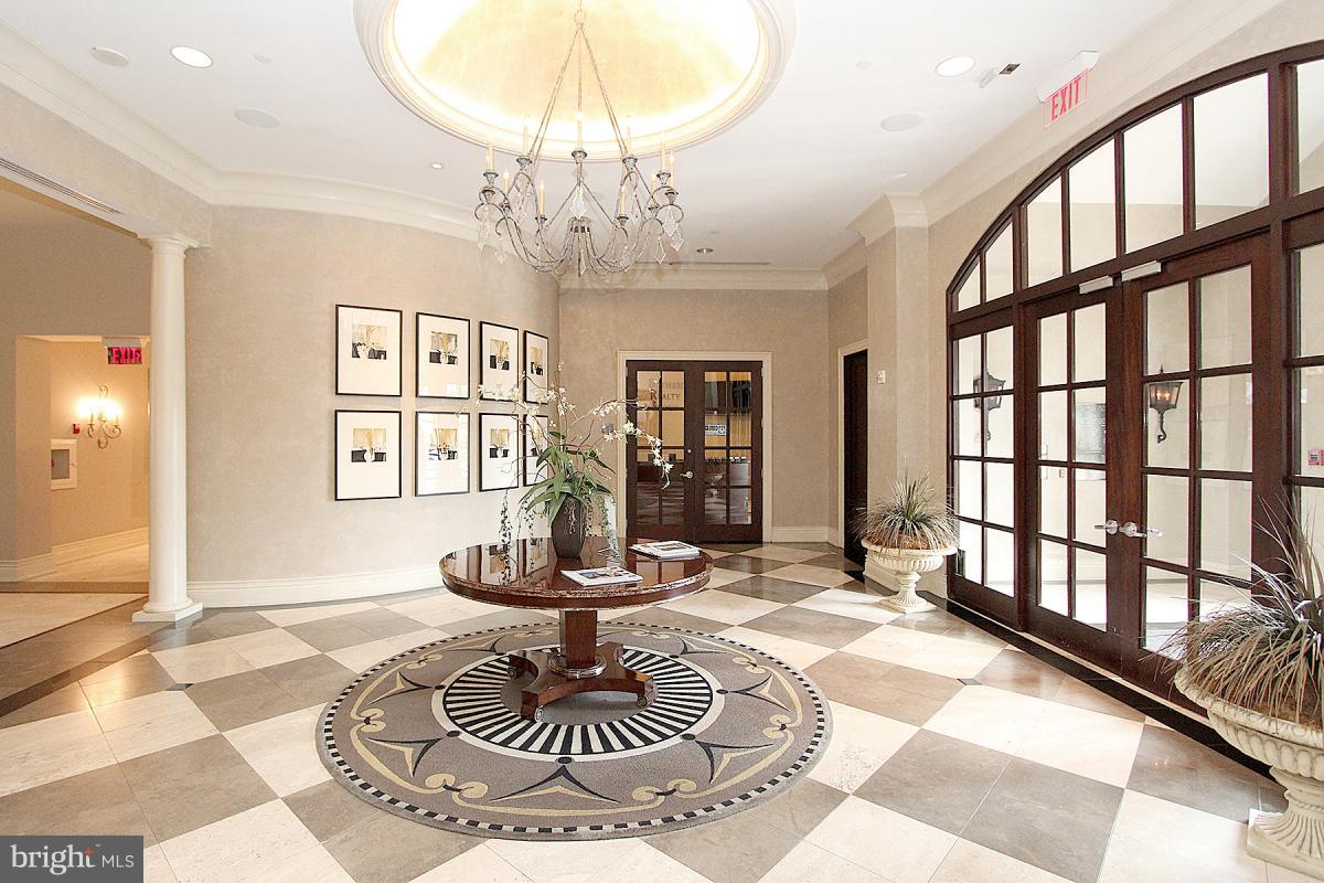 GALLERY AT WHITE FLINT - Residential