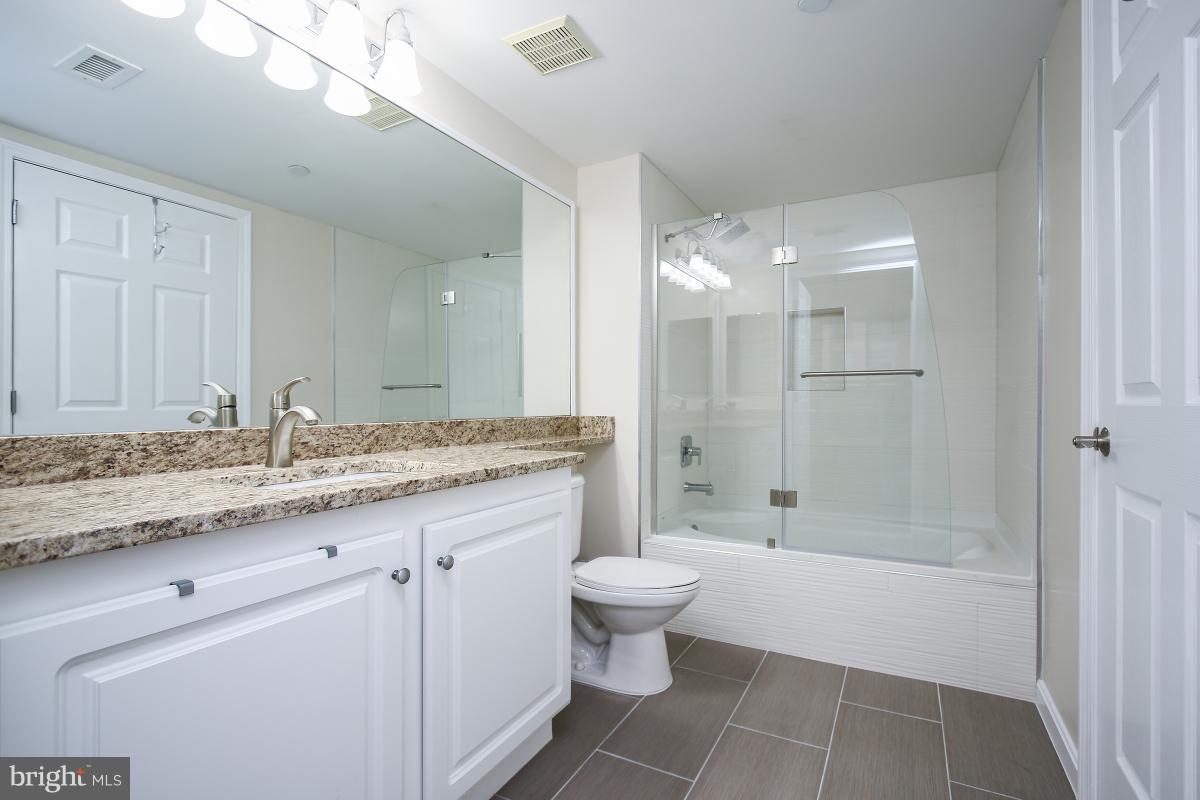 GALLERY AT WHITE FLINT - Residential