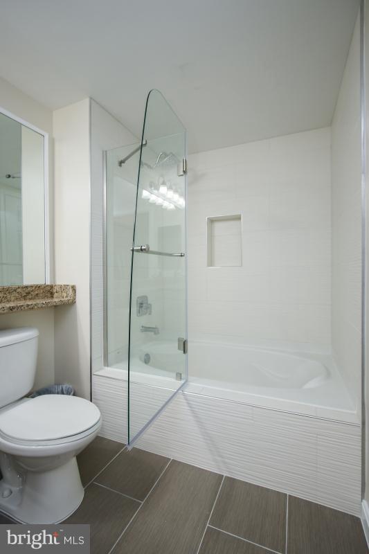 GALLERY AT WHITE FLINT - Residential