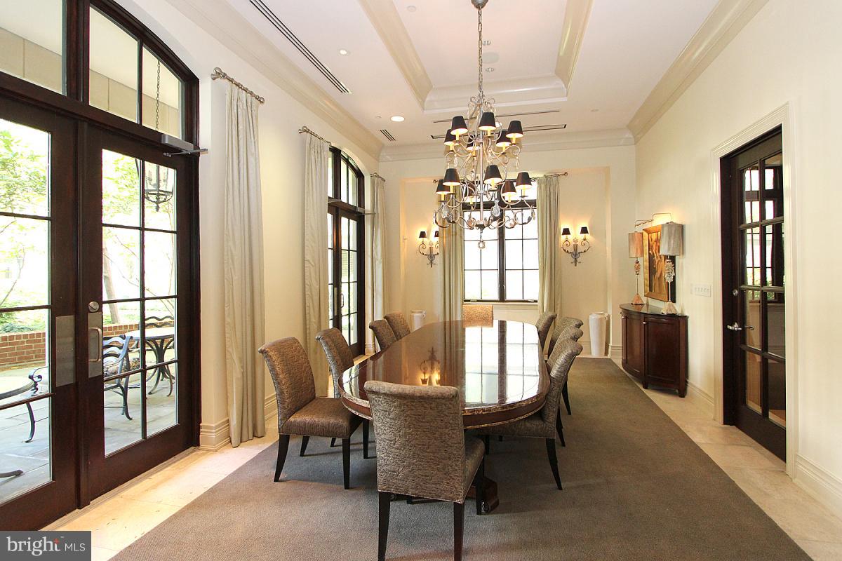 GALLERY AT WHITE FLINT - Residential