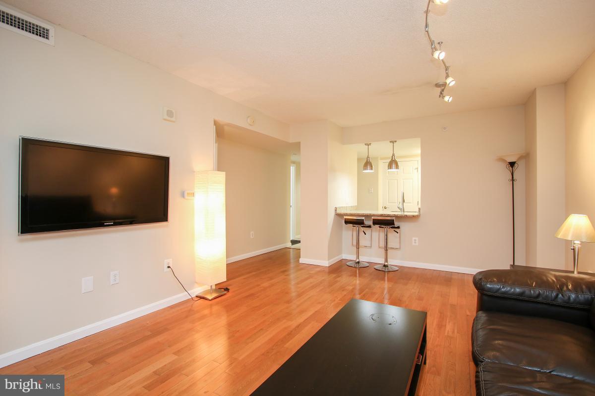 GALLERY AT WHITE FLINT - Residential