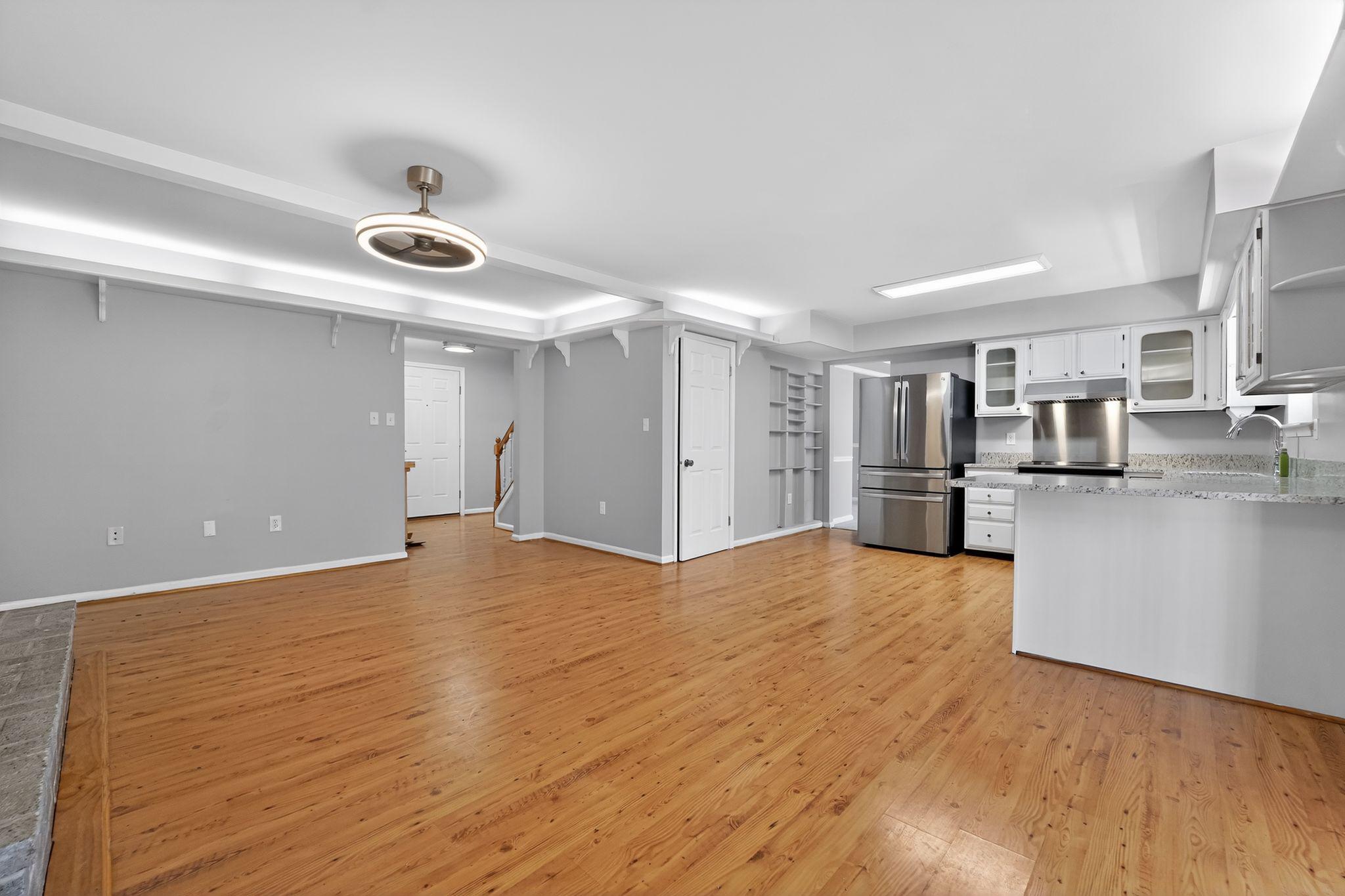 MILLERSVILLE - Residential